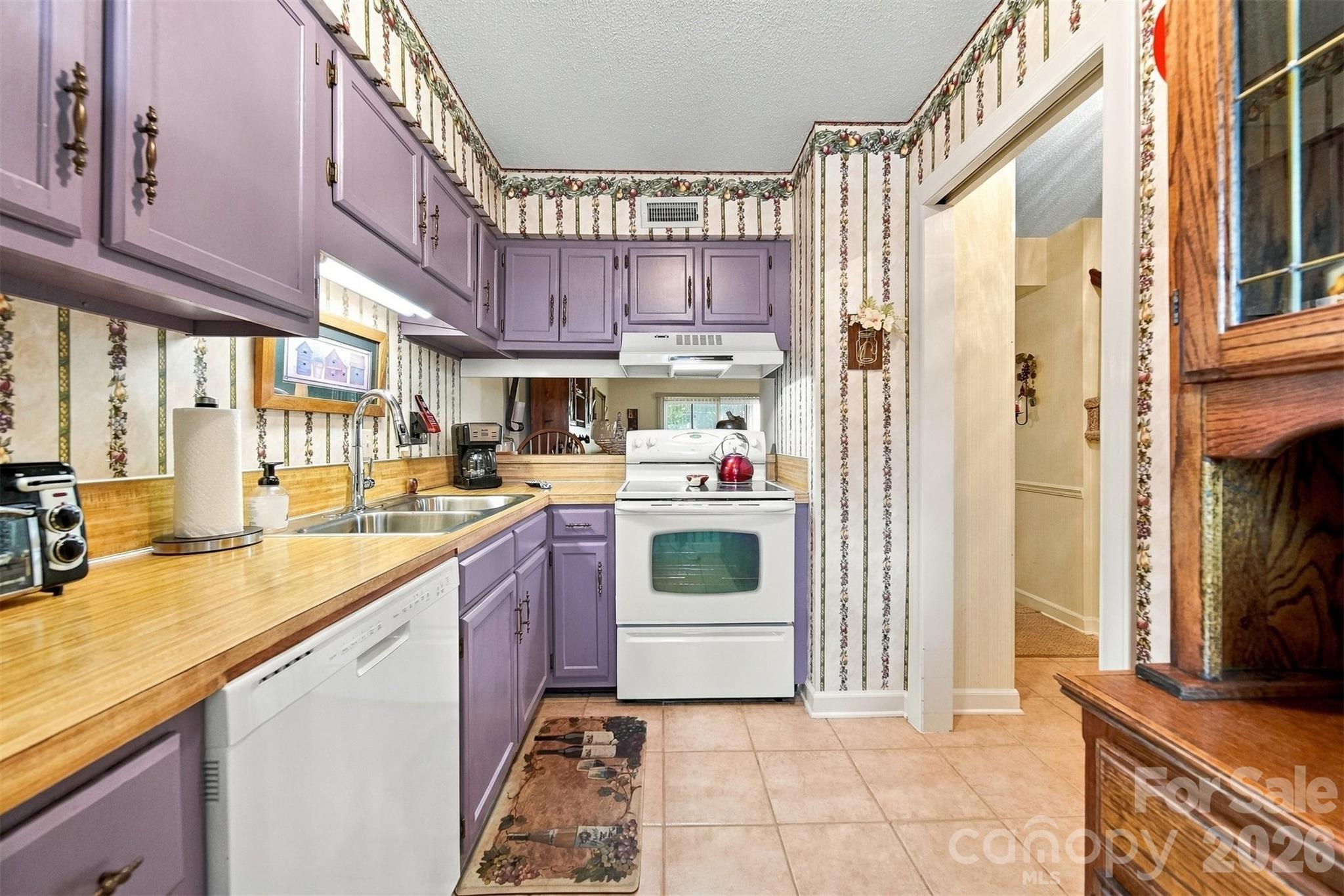 2705 N Center Street 37 Property Photo 6