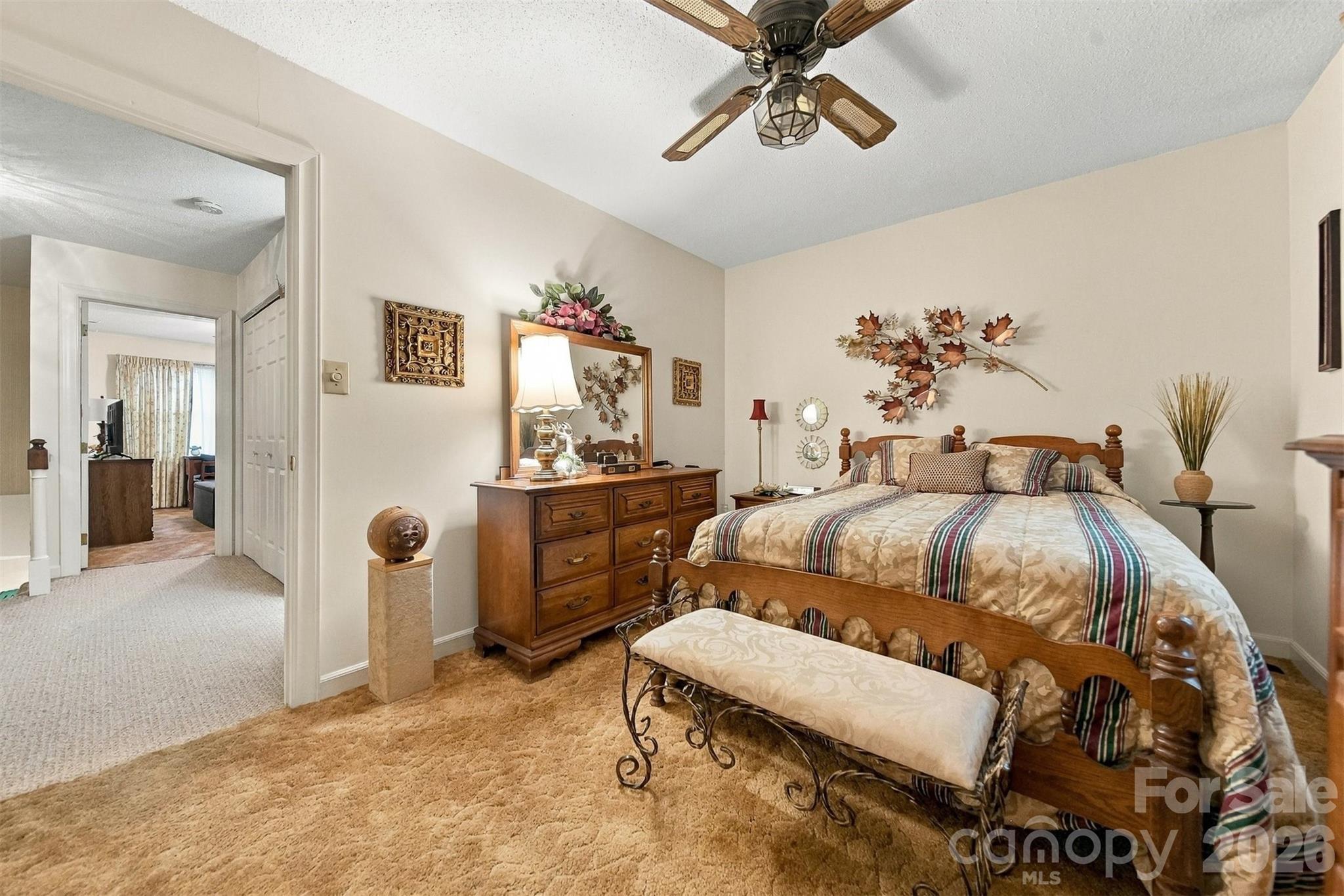 2705 N Center Street 37 Property Photo 14