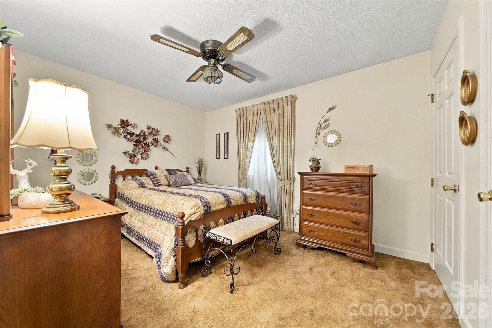 2705 N Center Street 37 Property Photo 15