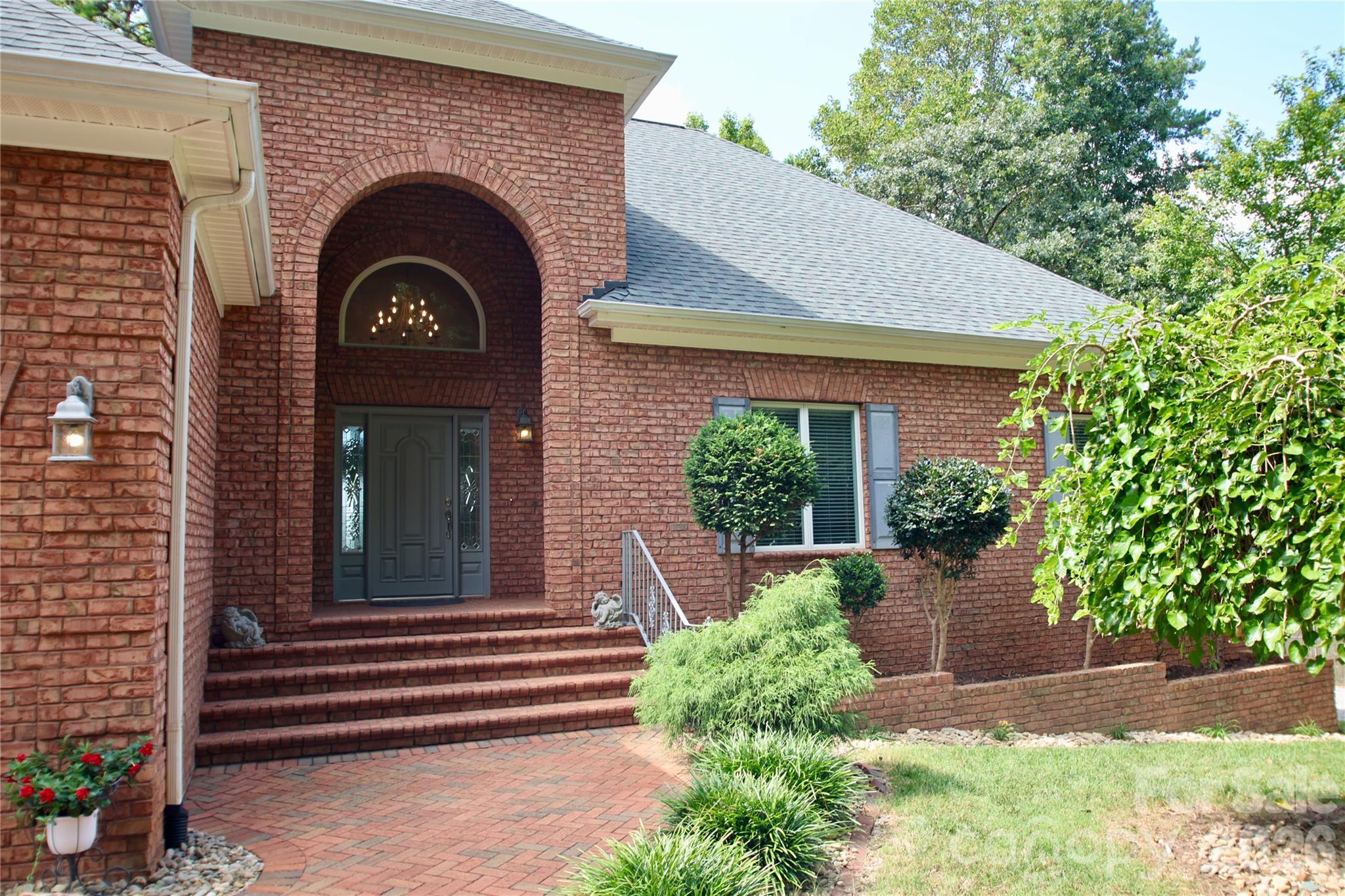 140 Holt Lane Property Photo 7