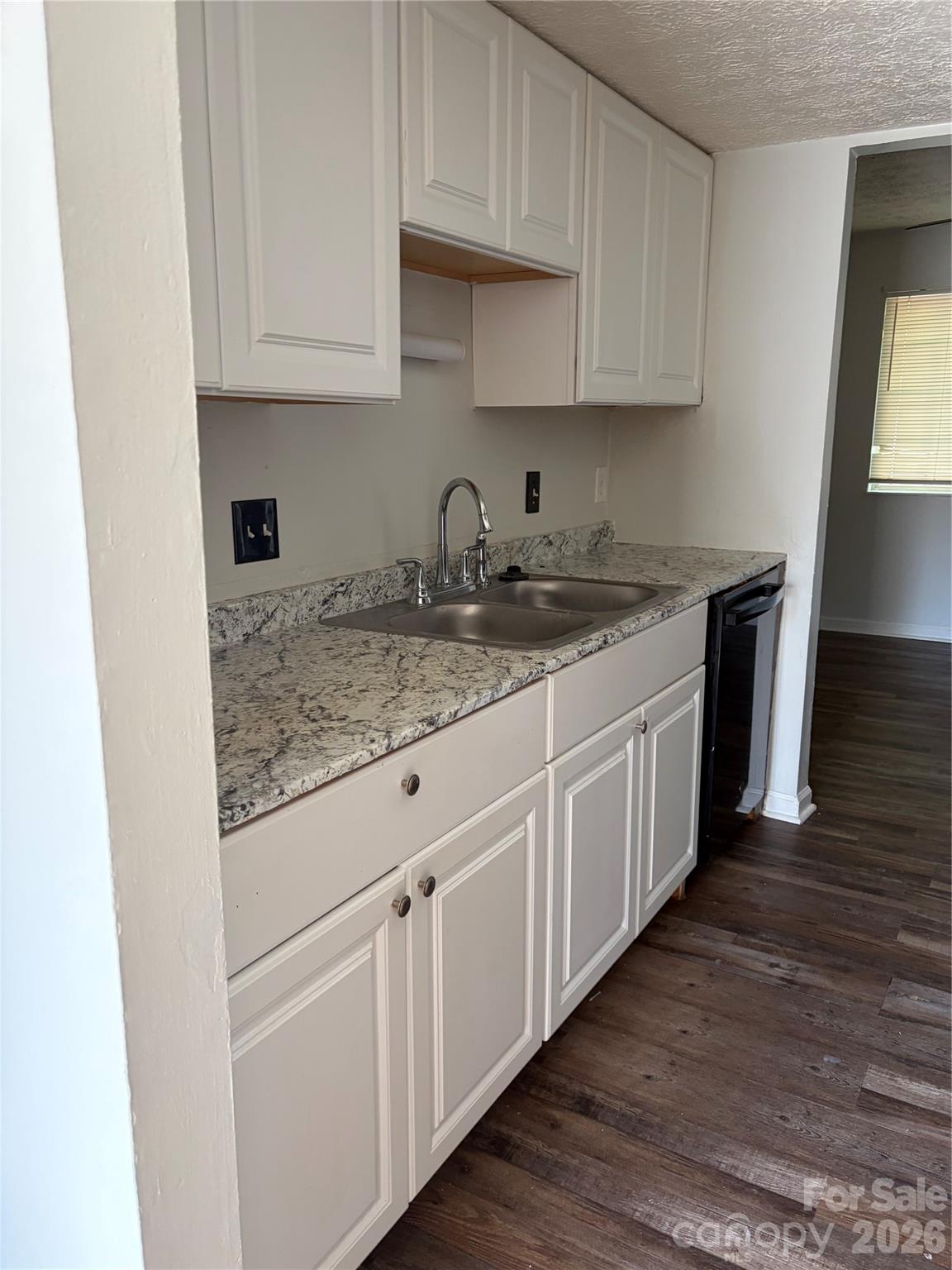 9456 Lexington Circle Property Photo 1