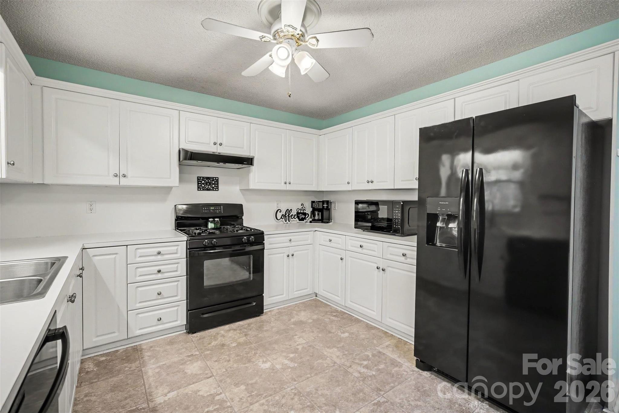 515 Harmony Glen Circle Property Photo 6