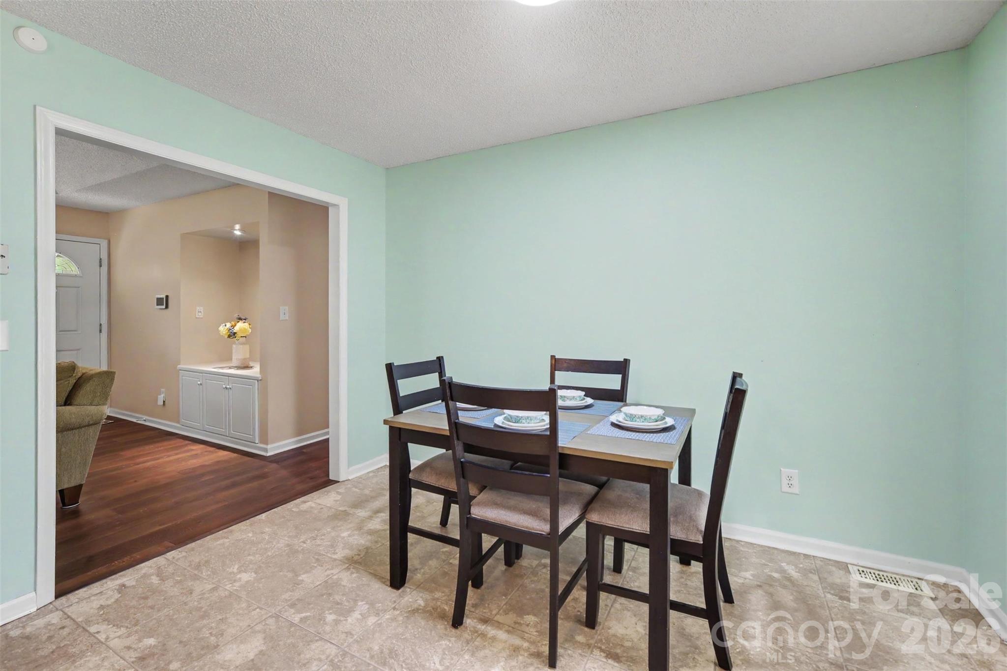515 Harmony Glen Circle Property Photo 9