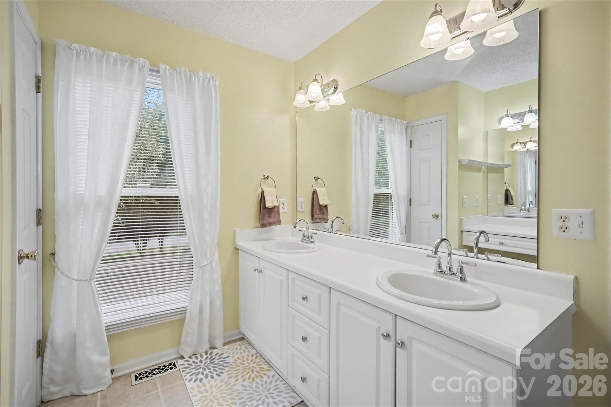 515 Harmony Glen Circle Property Photo 19