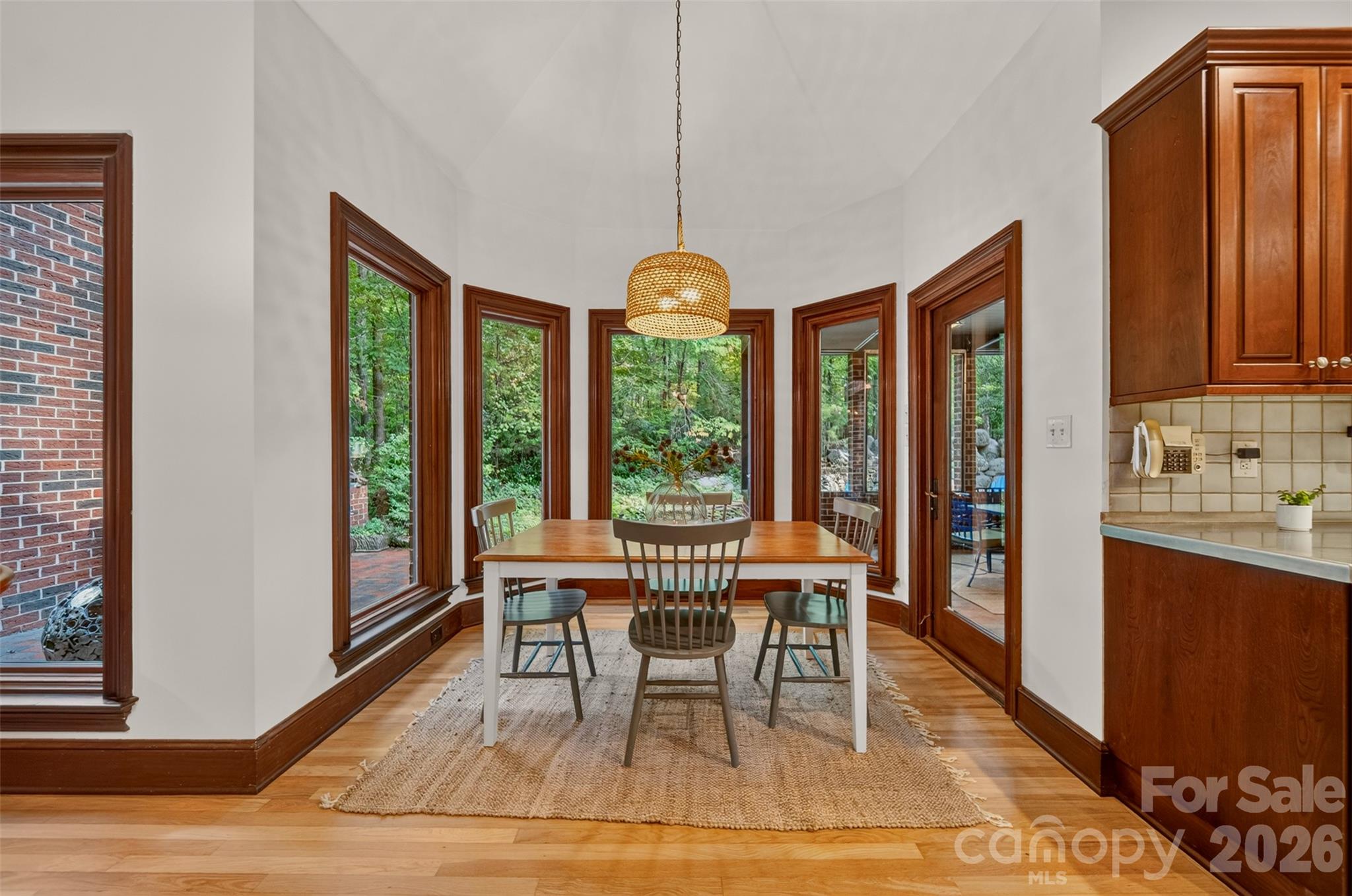 8619 Cedar Knoll Drive Property Photo 12