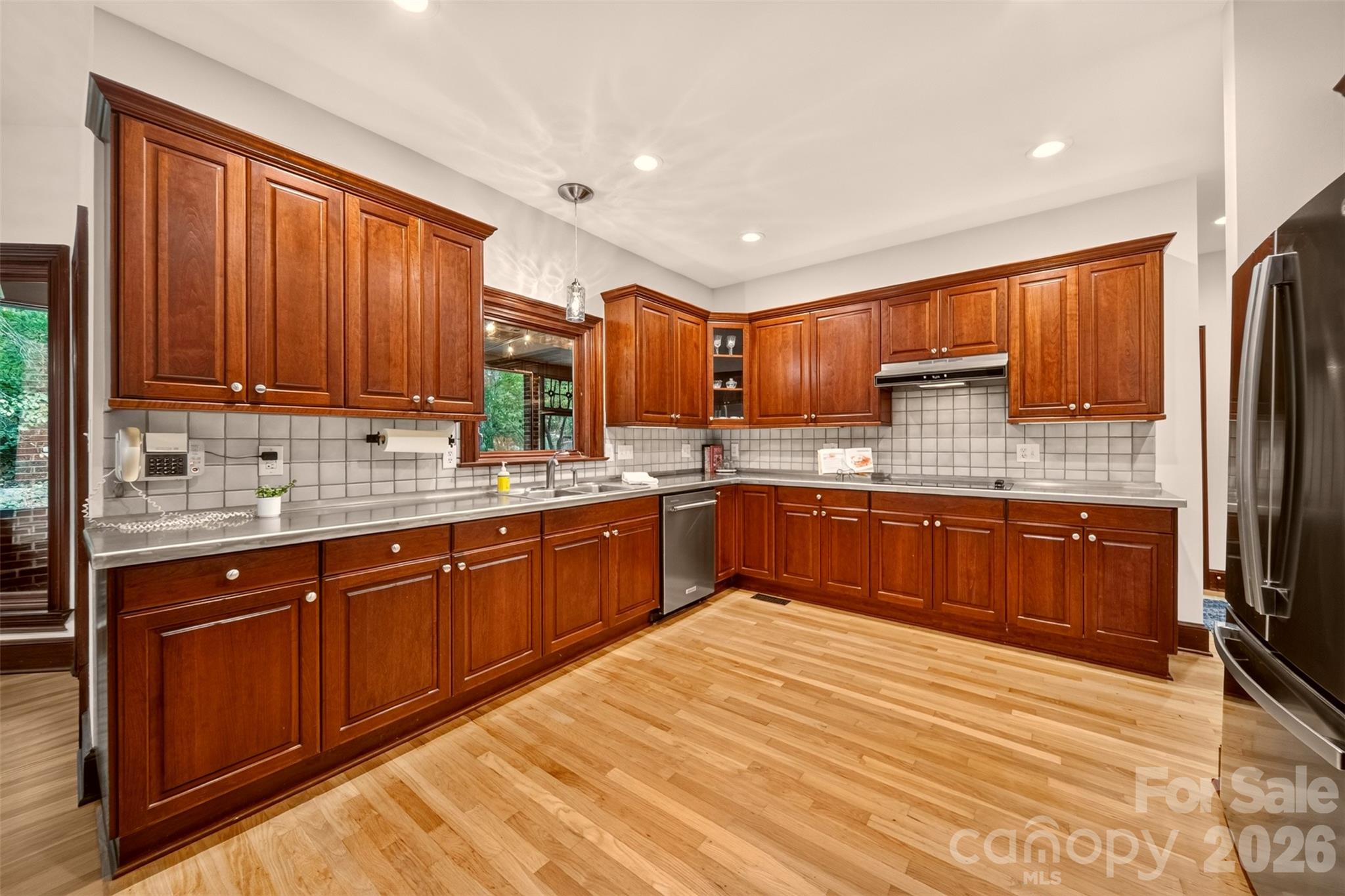 8619 Cedar Knoll Drive Property Photo 13