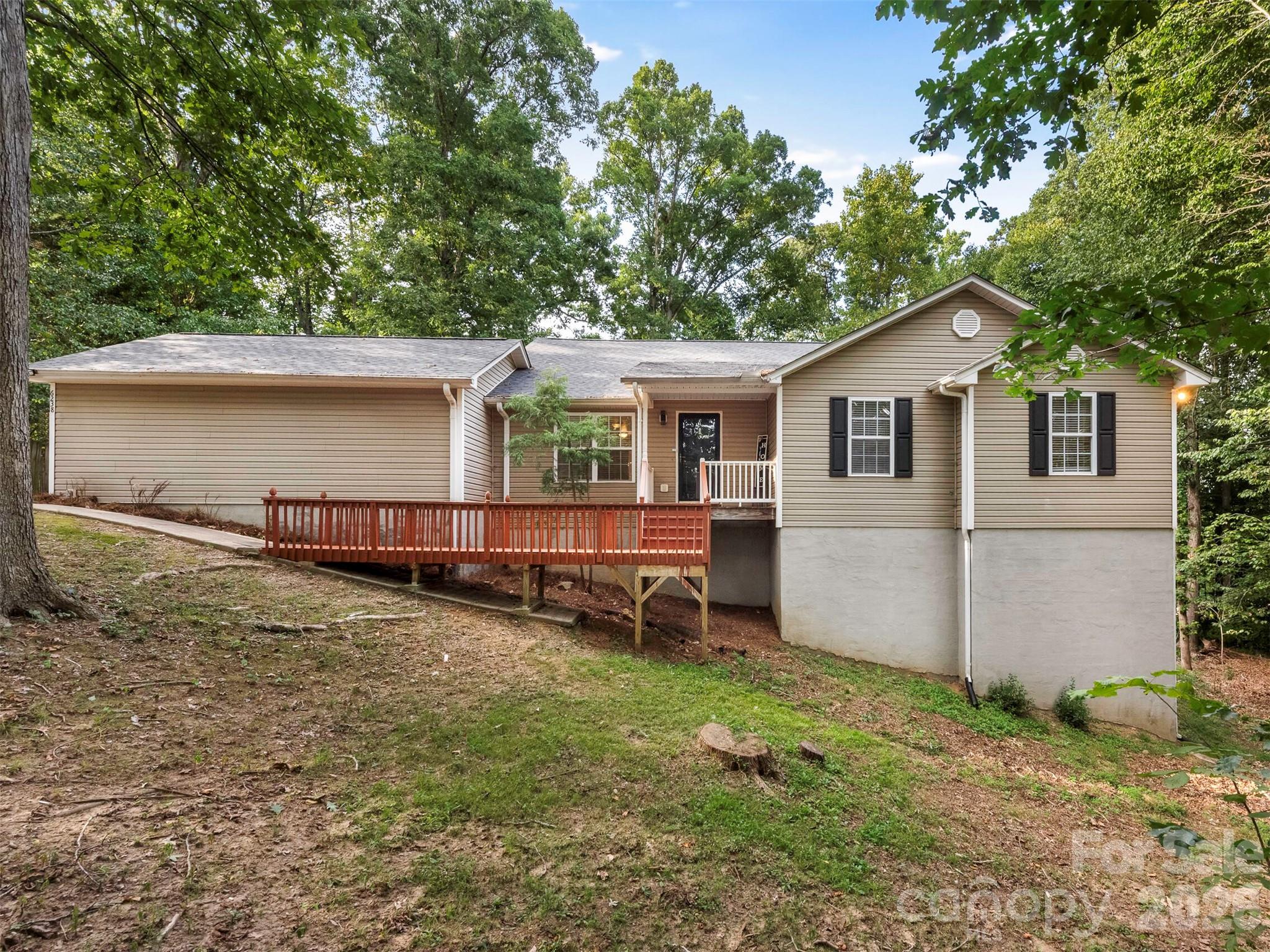 6238 King George Drive Property Photo 1