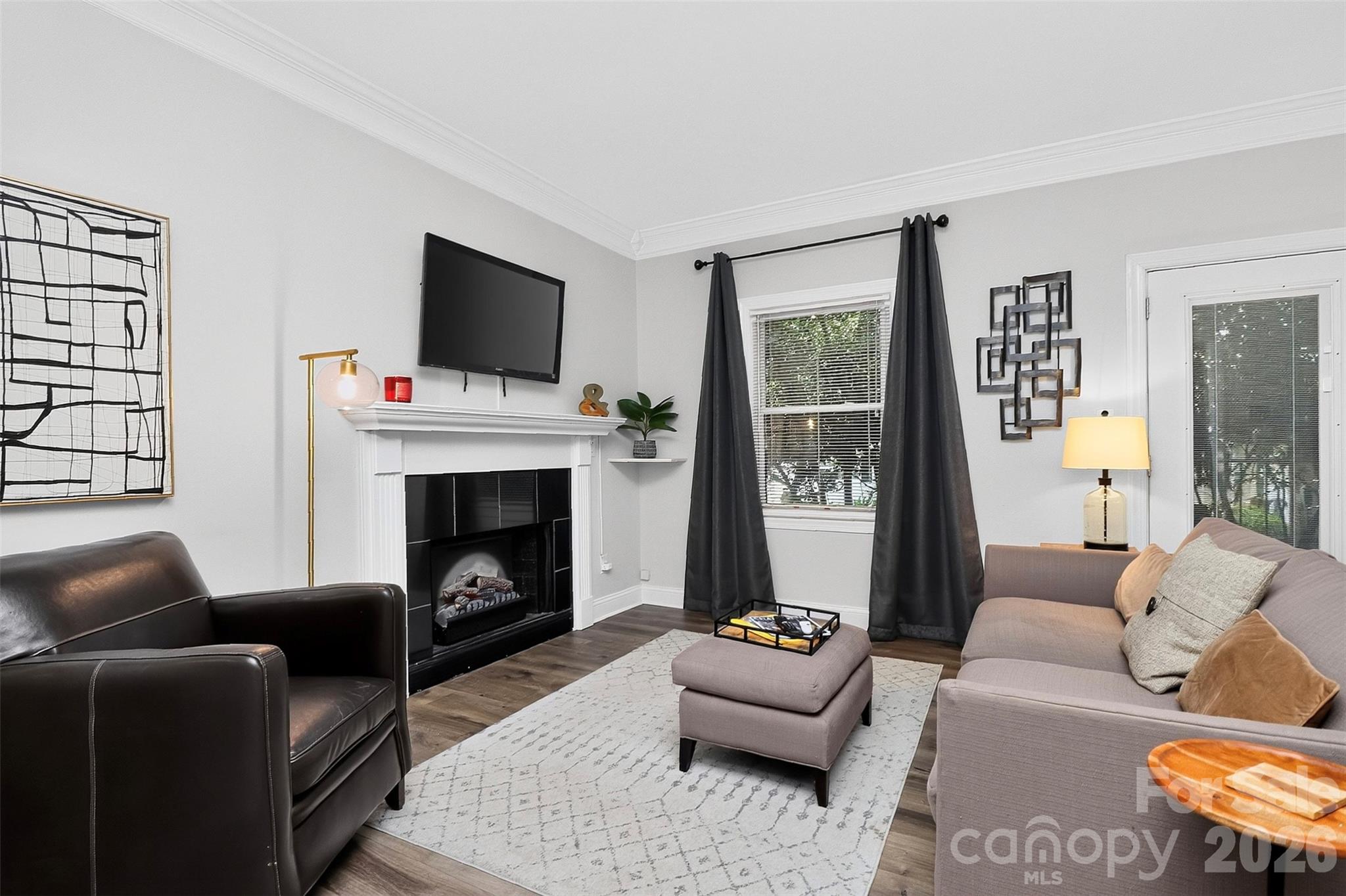 1012 Queens Road C Property Photo 5