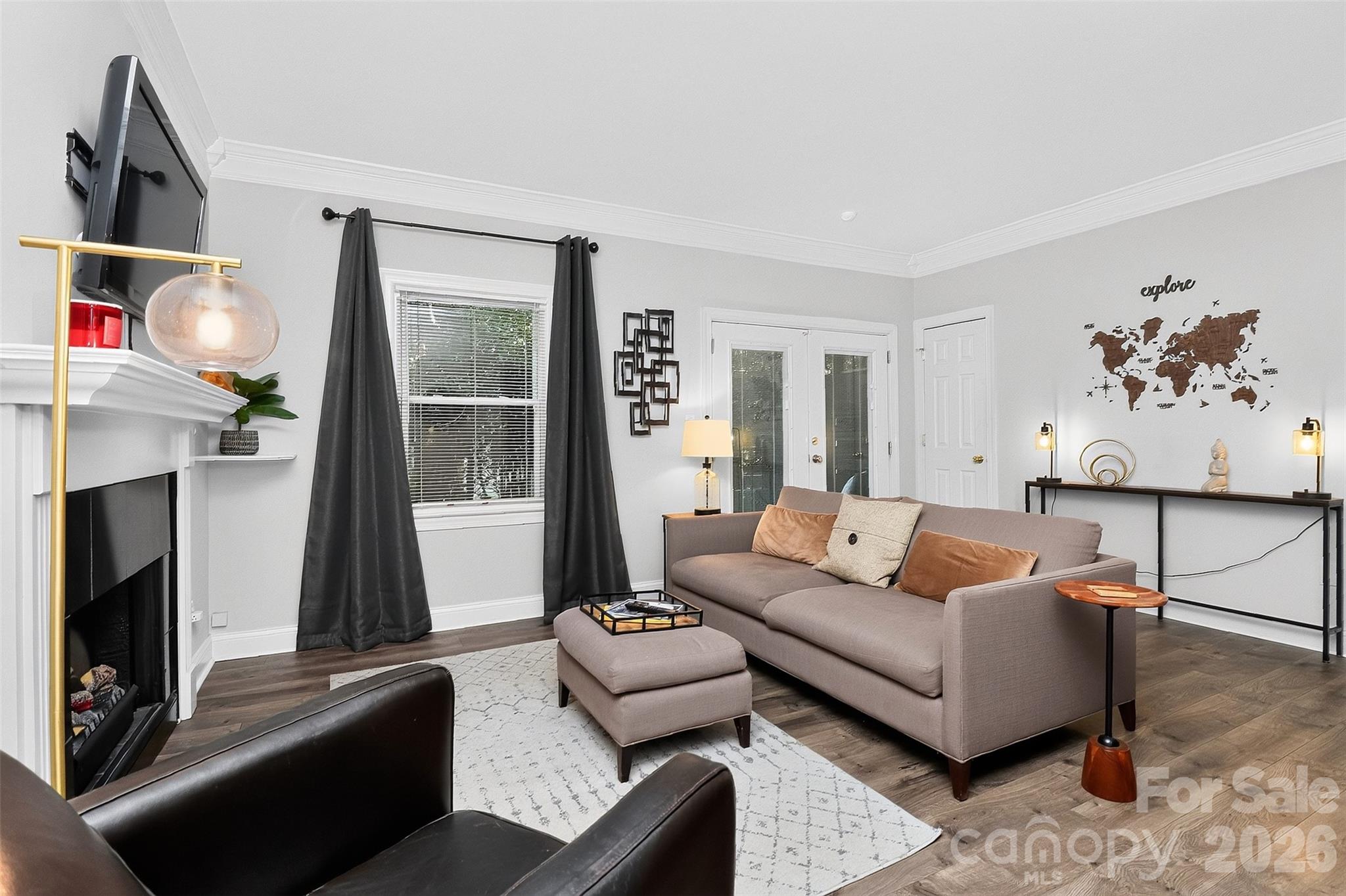 1012 Queens Road C Property Photo 6