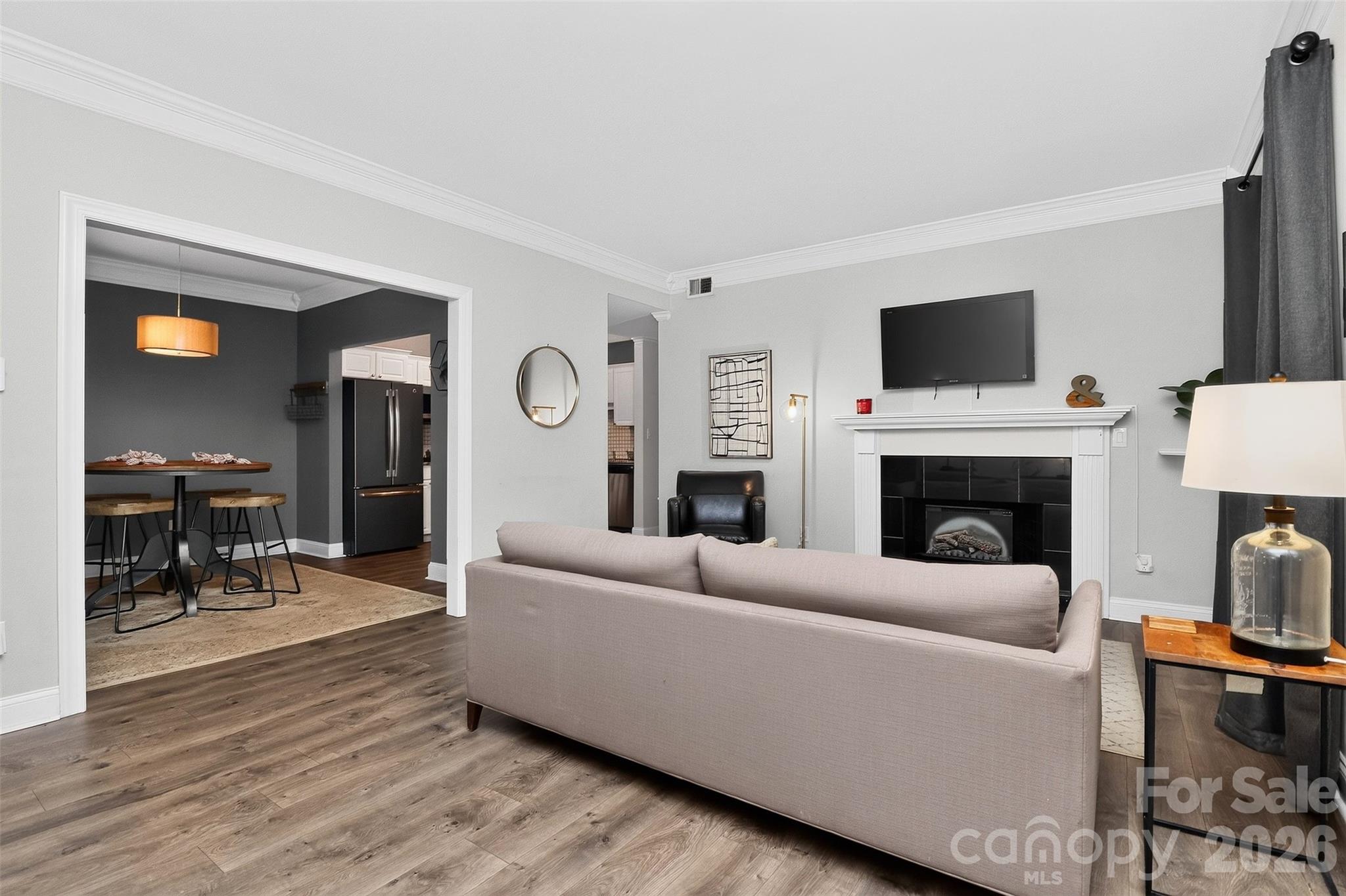 1012 Queens Road C Property Photo 8