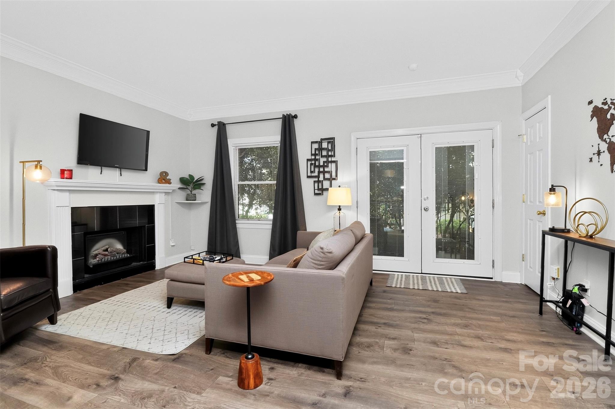 1012 Queens Road C Property Photo 9