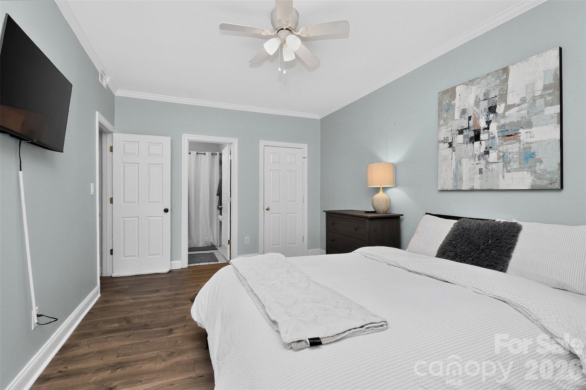1012 Queens Road C Property Photo 18