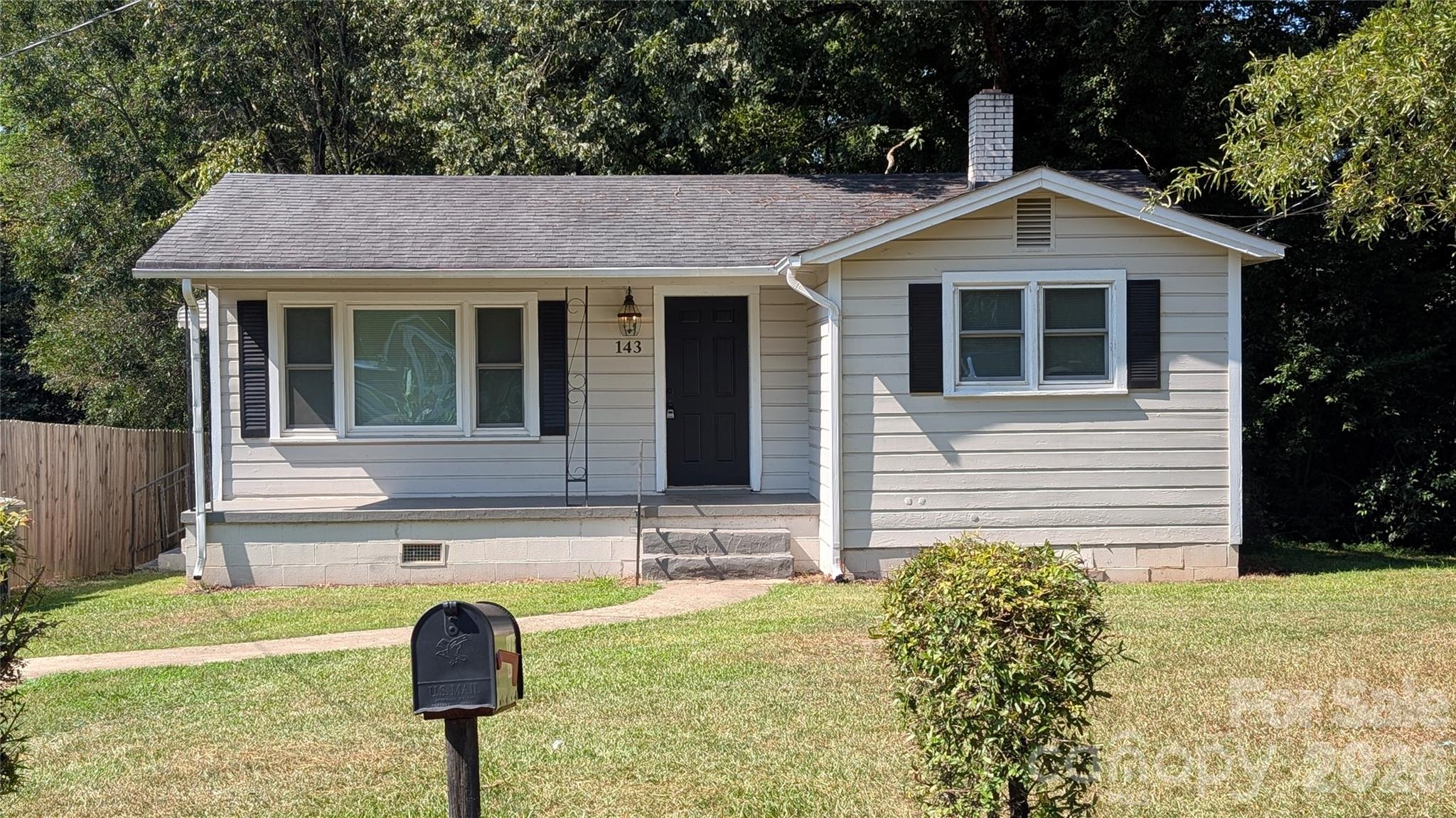 143 Waco Avenue Property Photo 1