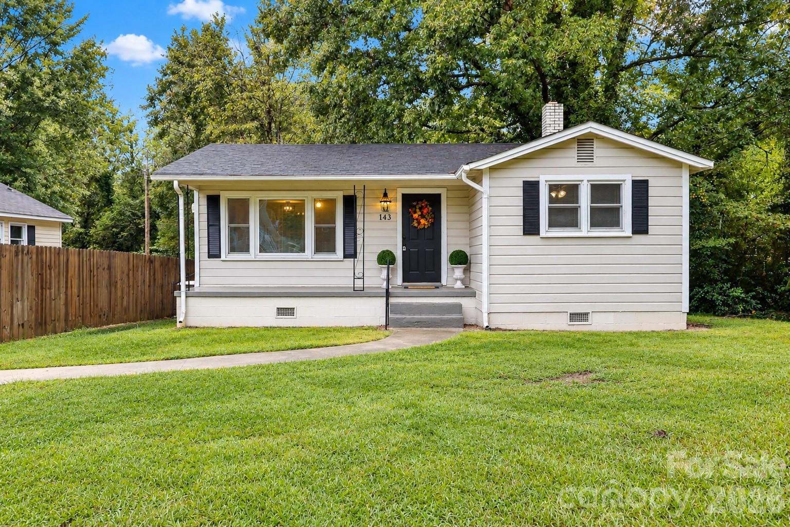 143 Waco Avenue Property Photo 1