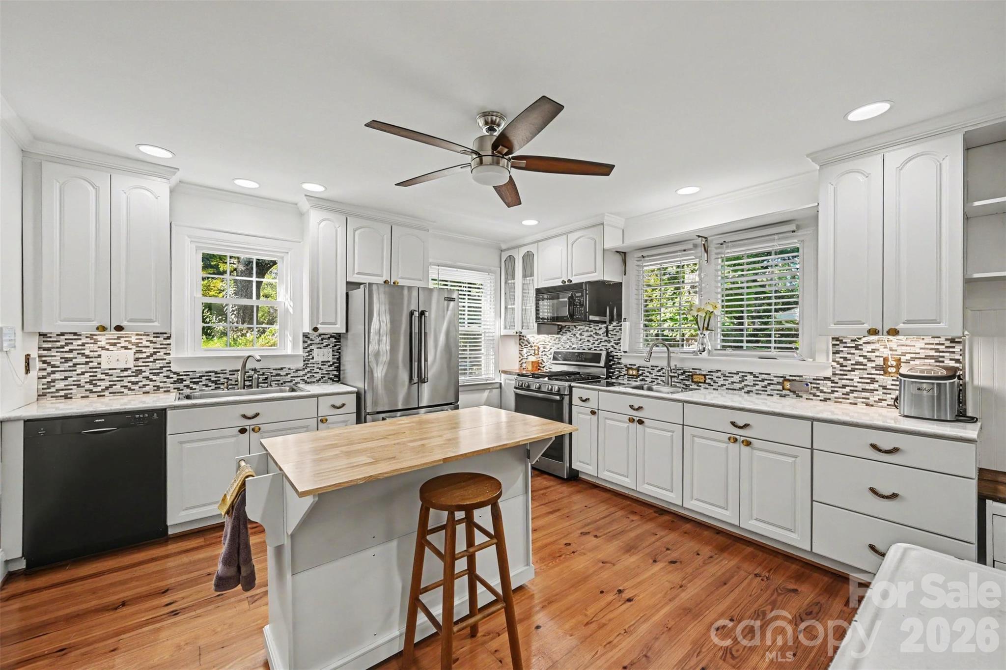 1301 Pinecrest Avenue Property Photo 3
