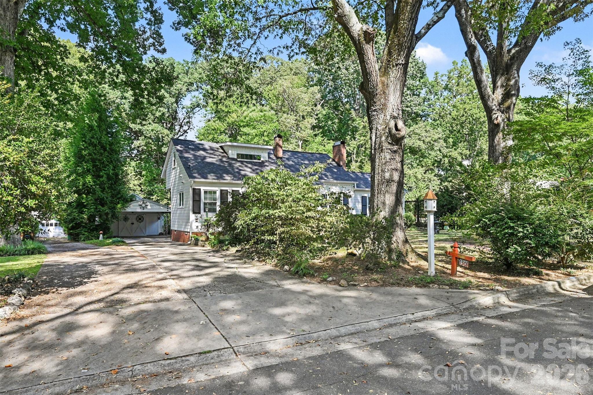 1301 Pinecrest Avenue Property Photo 11
