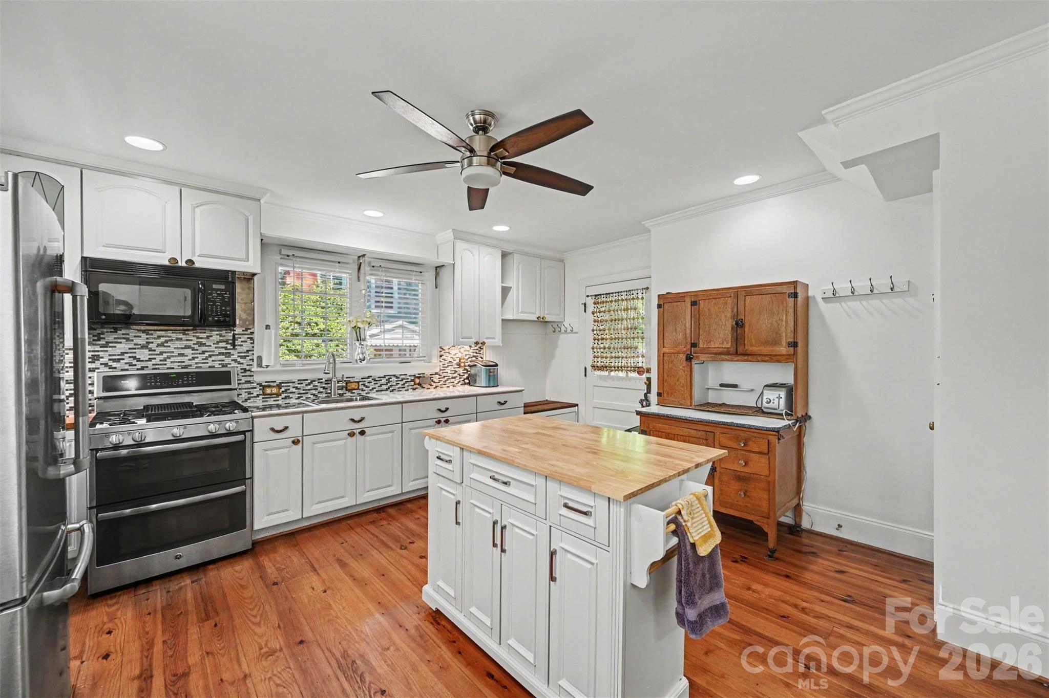 1301 Pinecrest Avenue Property Photo 17