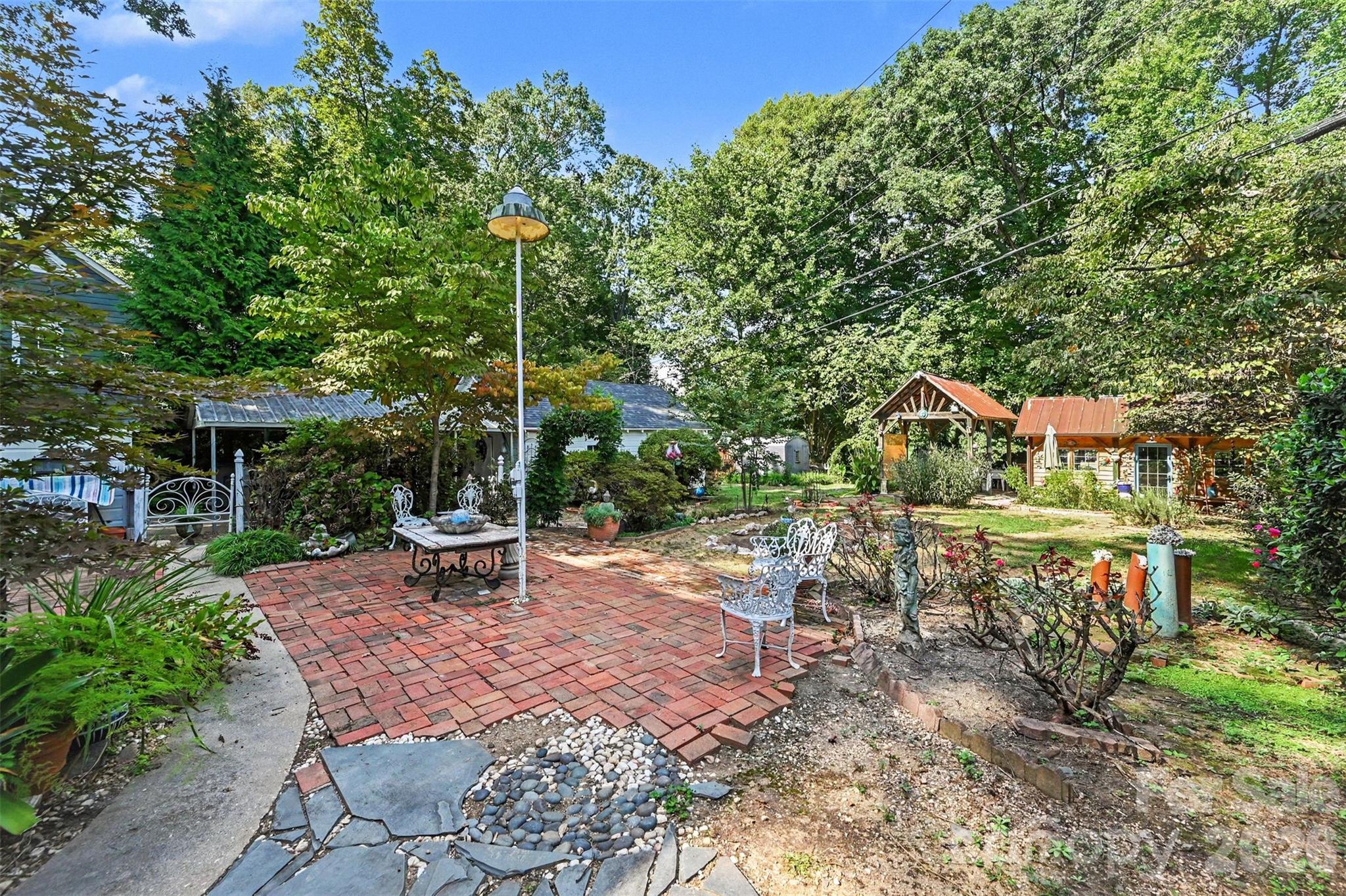 1301 Pinecrest Avenue Property Photo 36