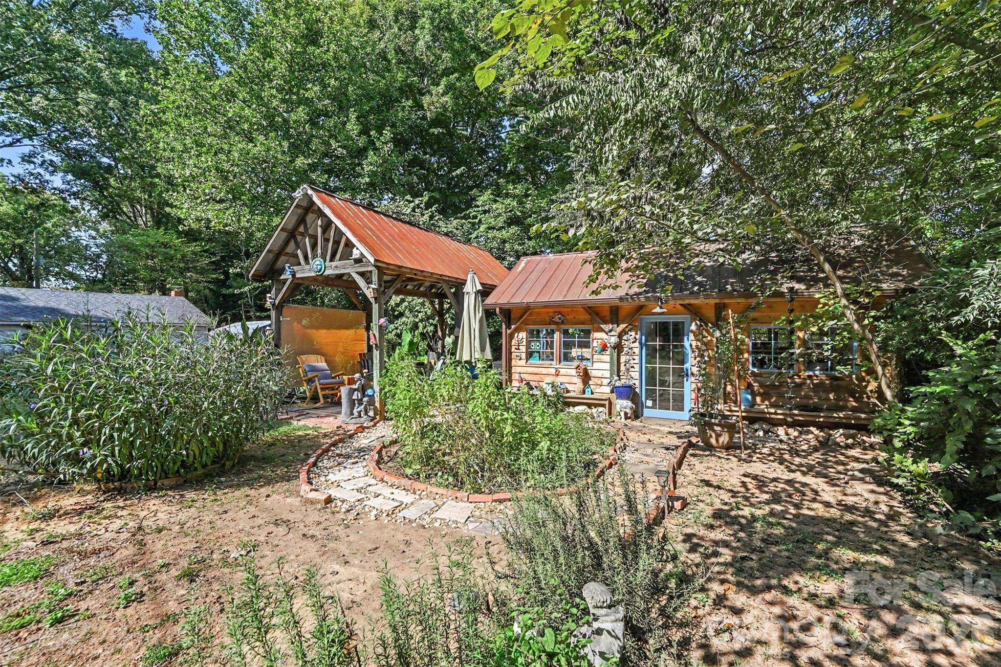1301 Pinecrest Avenue Property Photo 37