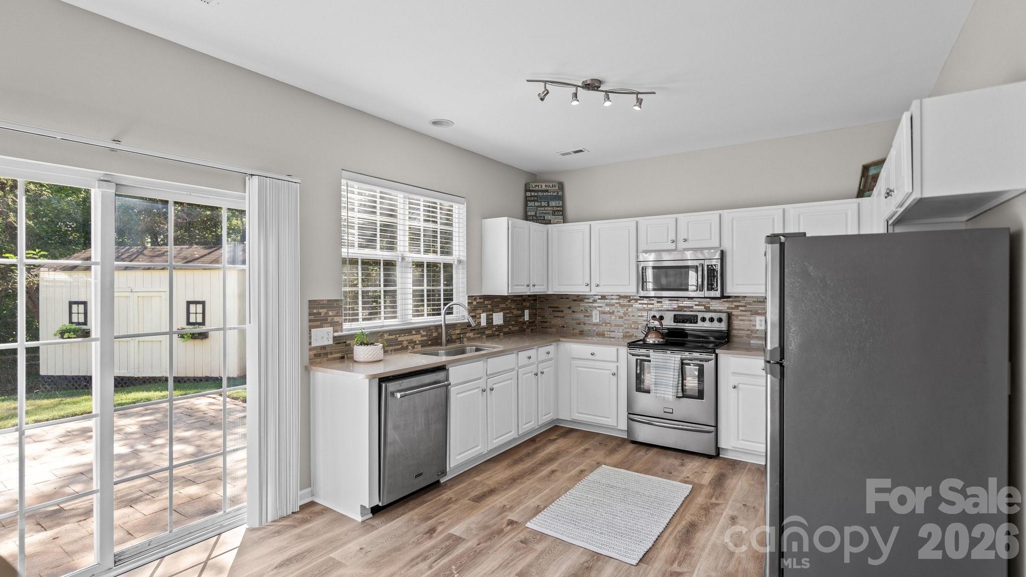 9420 Hillston Ridge Road Property Photo 18