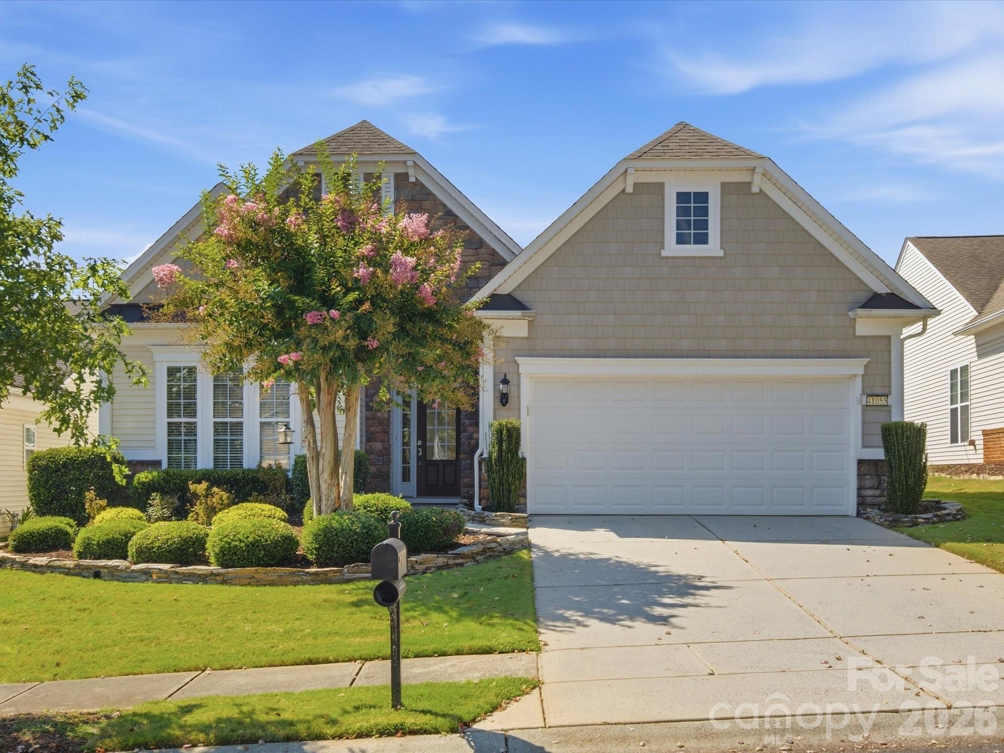41055 Calla Lily Street Property Photo 2