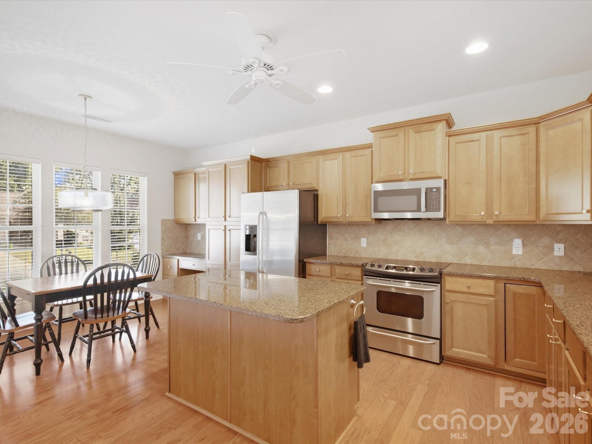 41055 Calla Lily Street Property Photo 7