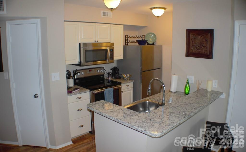 218 Northwest Drive Property Photo 8