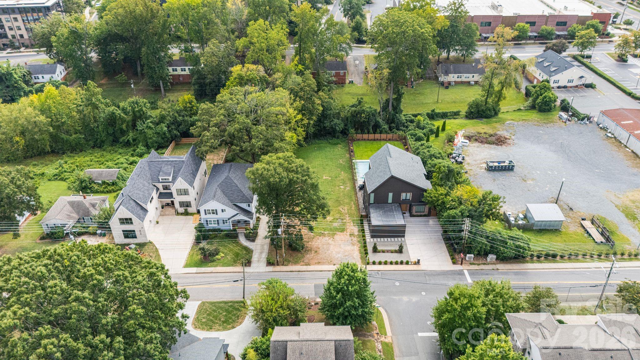 400 Ideal Way Property Photo 6
