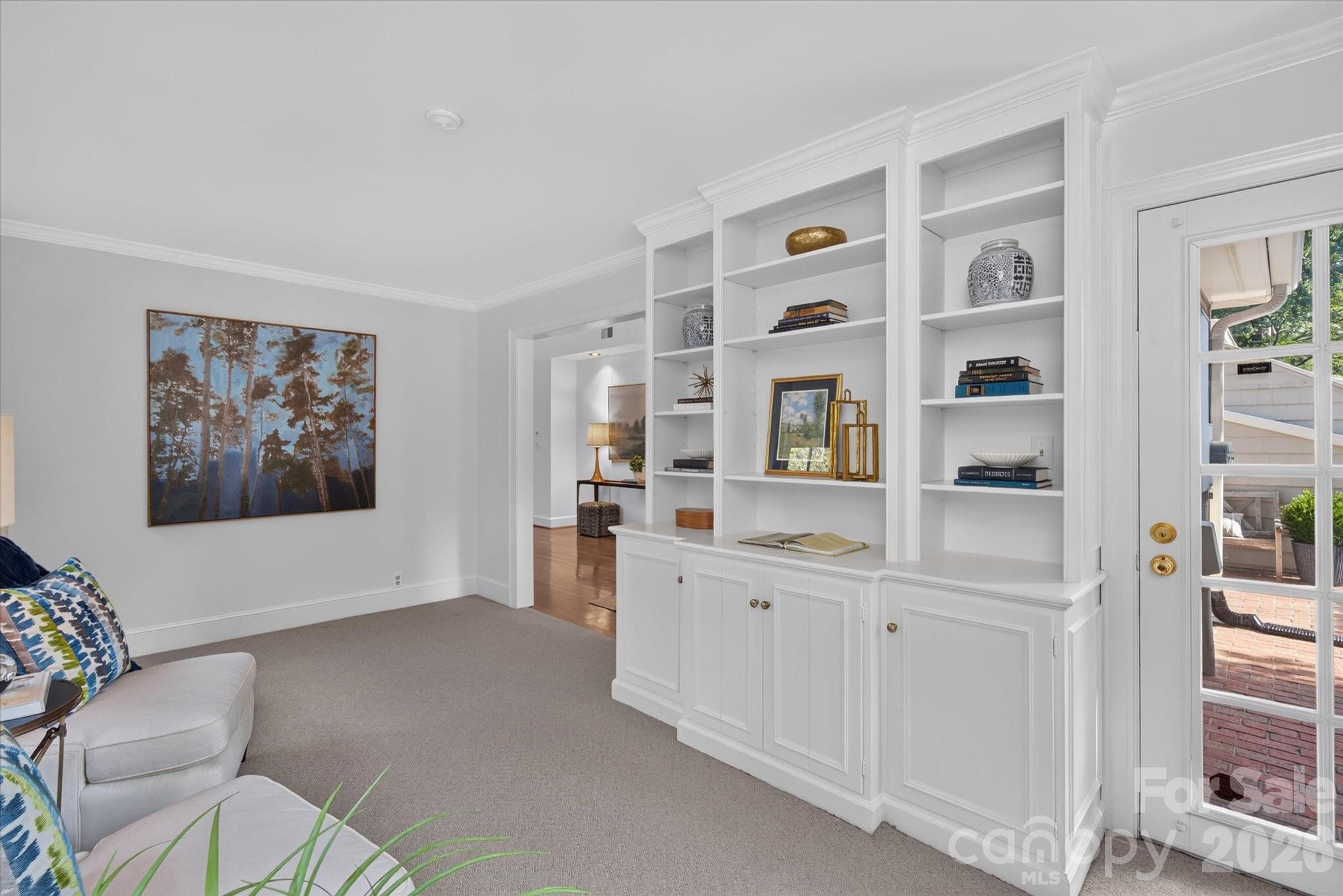 1804 Meadowood Lane Property Photo 18