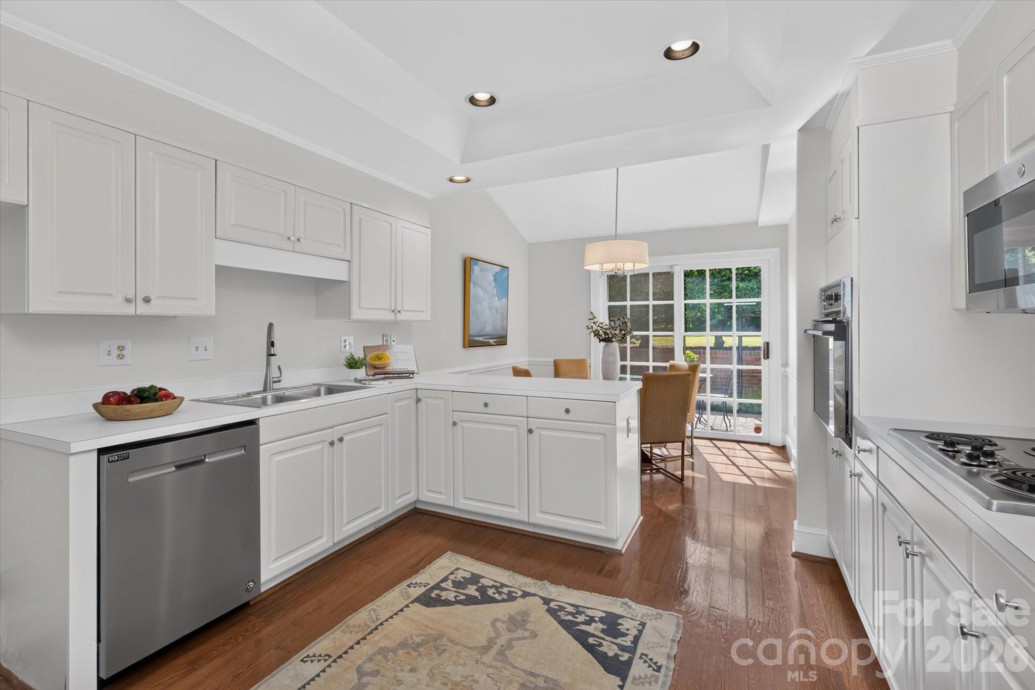 1804 Meadowood Lane Property Photo 20