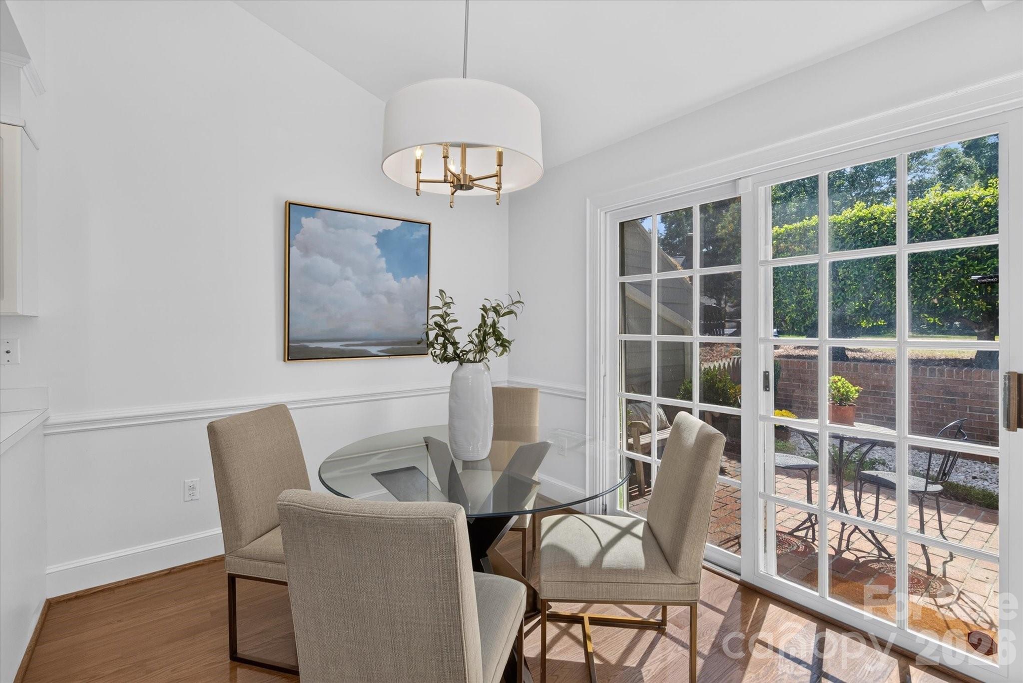 1804 Meadowood Lane Property Photo 22