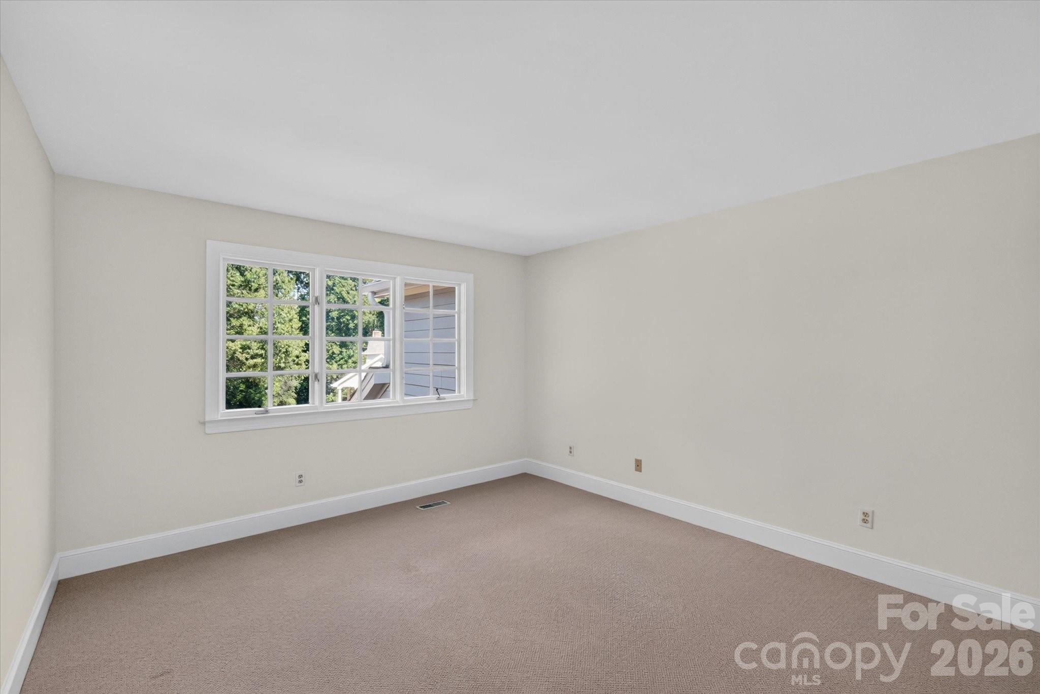 1804 Meadowood Lane Property Photo 32