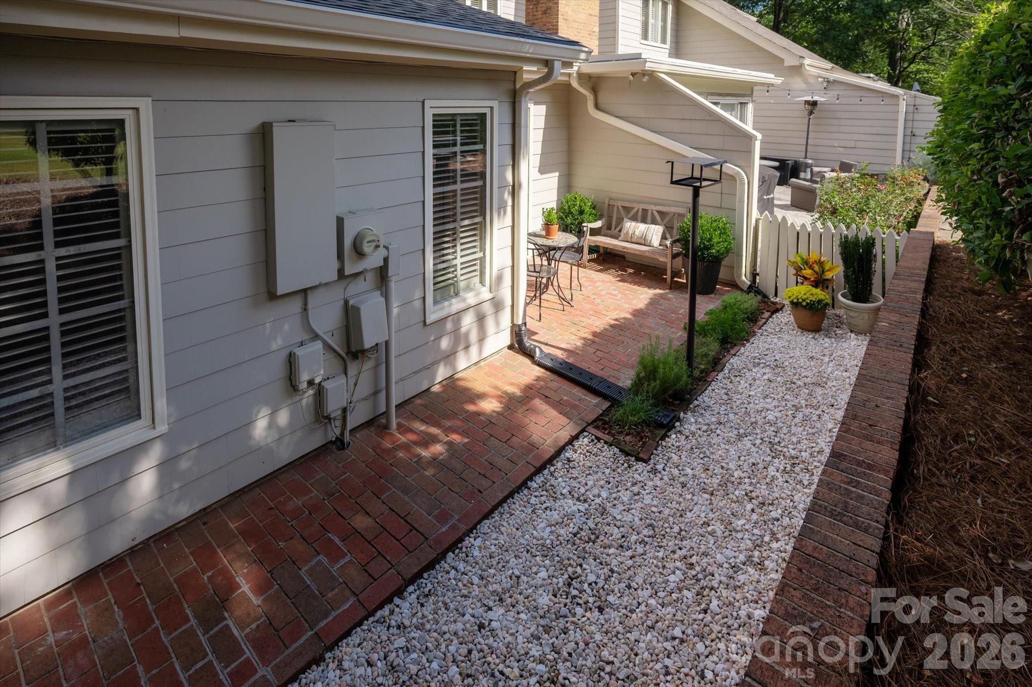 1804 Meadowood Lane Property Photo 37