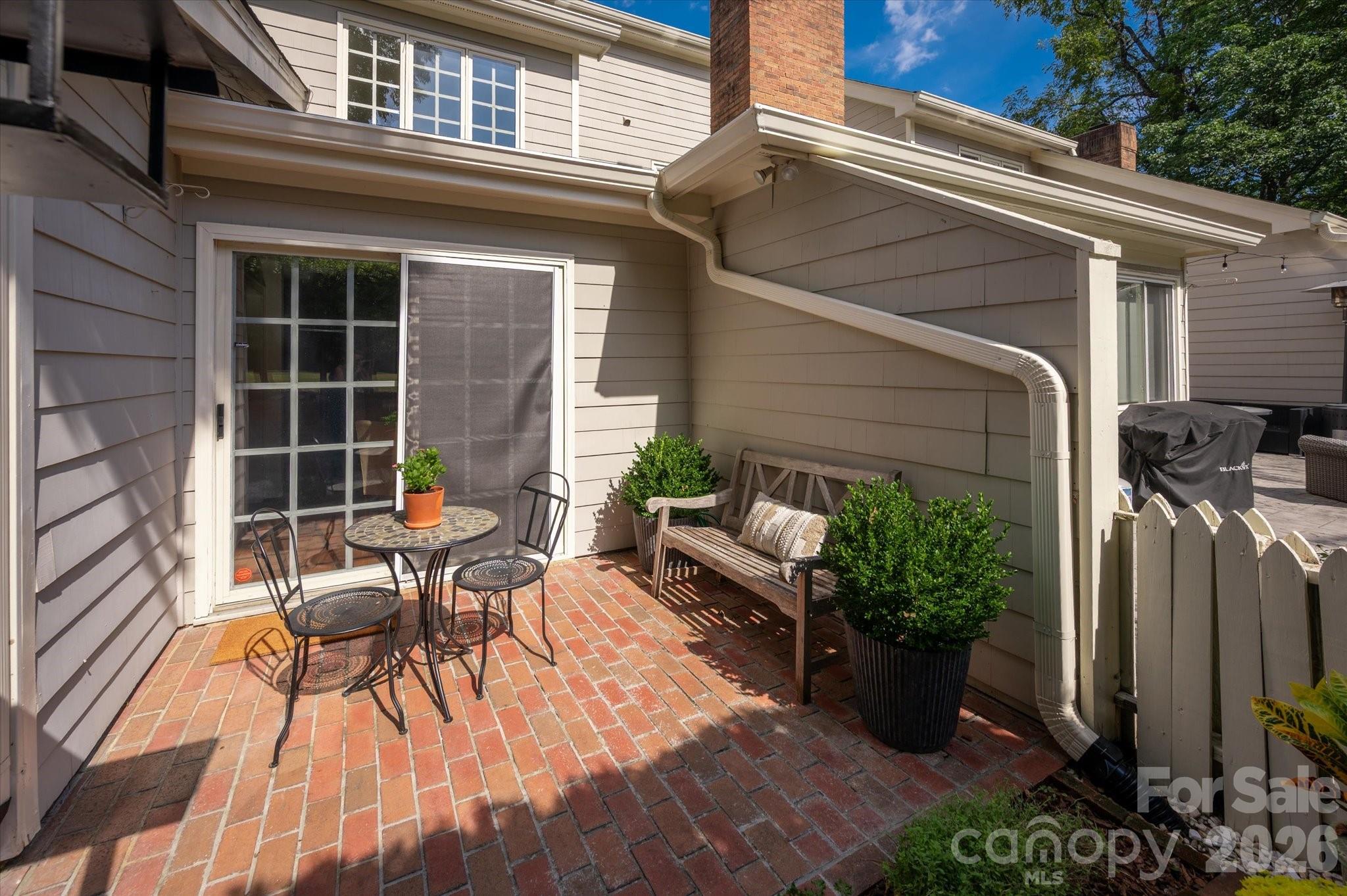 1804 Meadowood Lane Property Photo 39