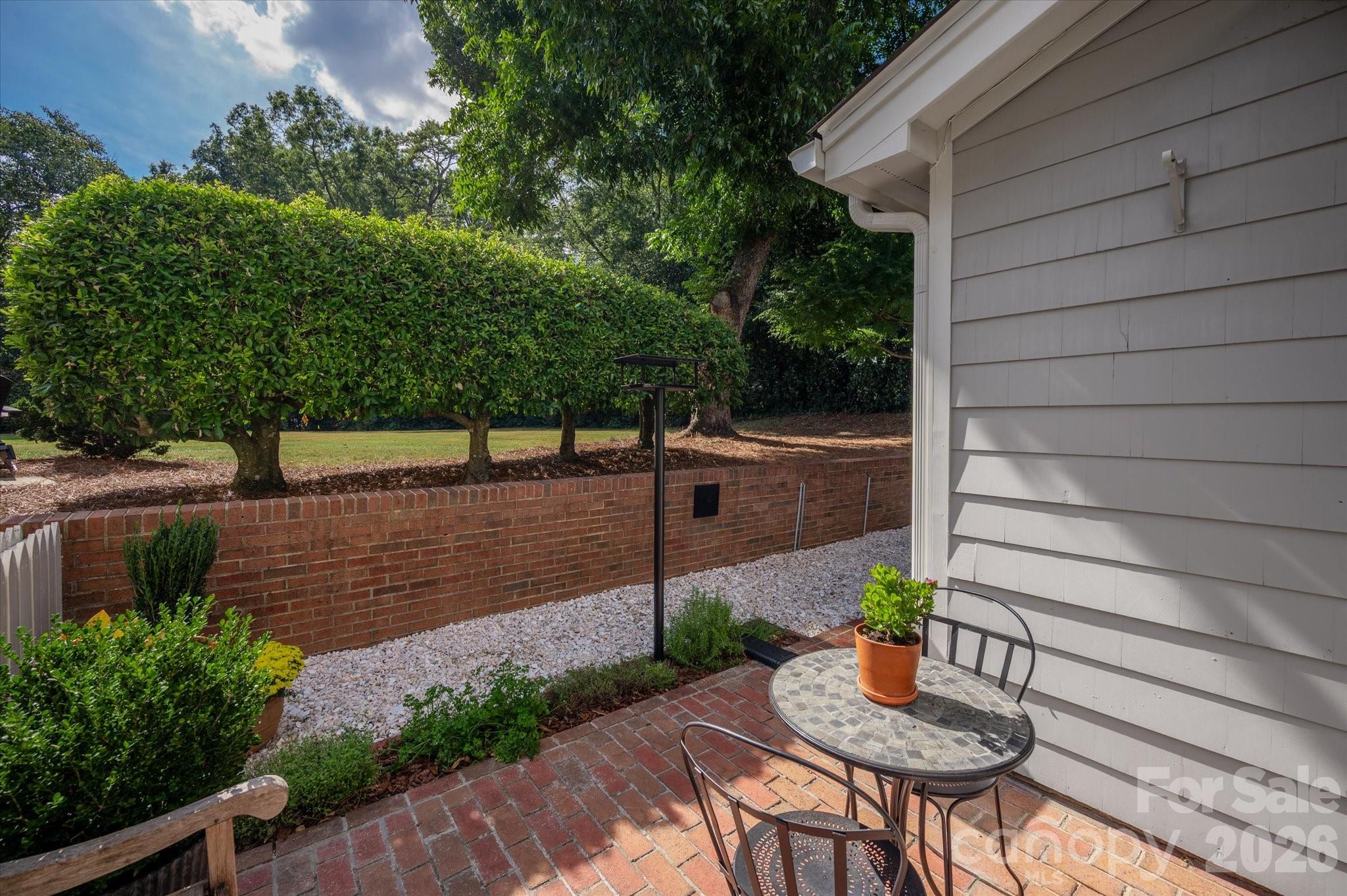 1804 Meadowood Lane Property Photo 40