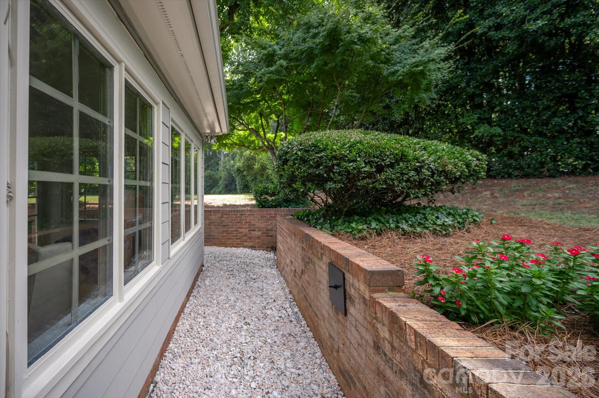 1804 Meadowood Lane Property Photo 42
