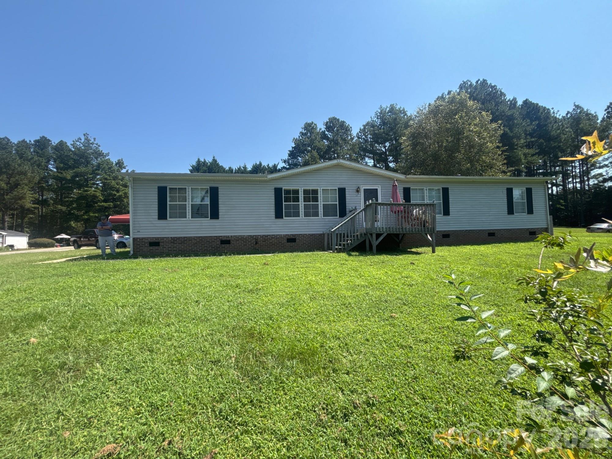 901 Grace Drive Property Photo 2