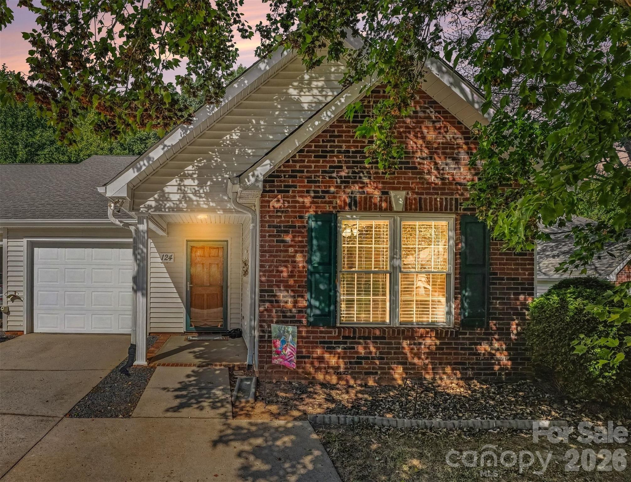 124 Keswick Lane Property Photo 1