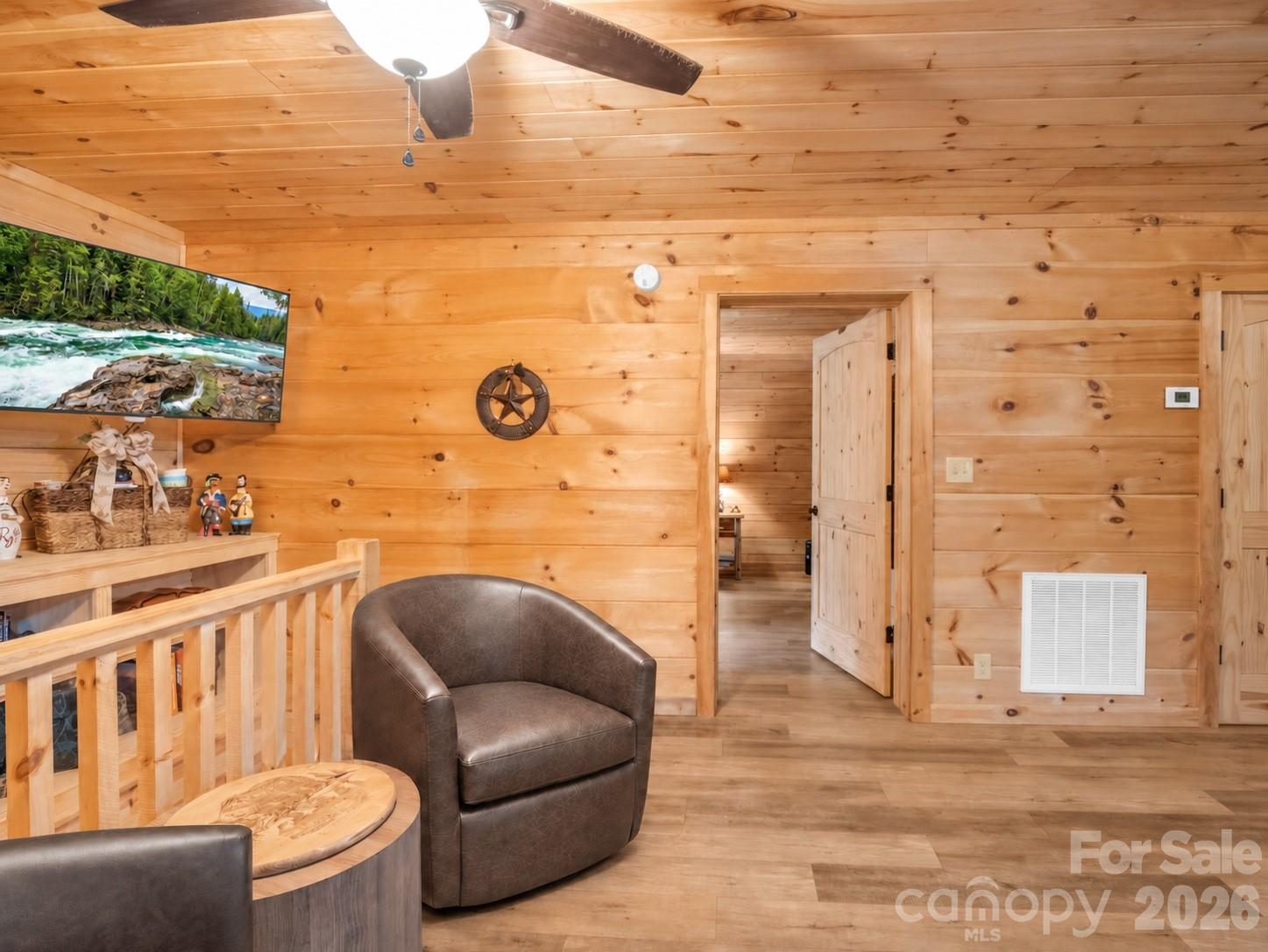 344 Wolf Trail Property Photo 9