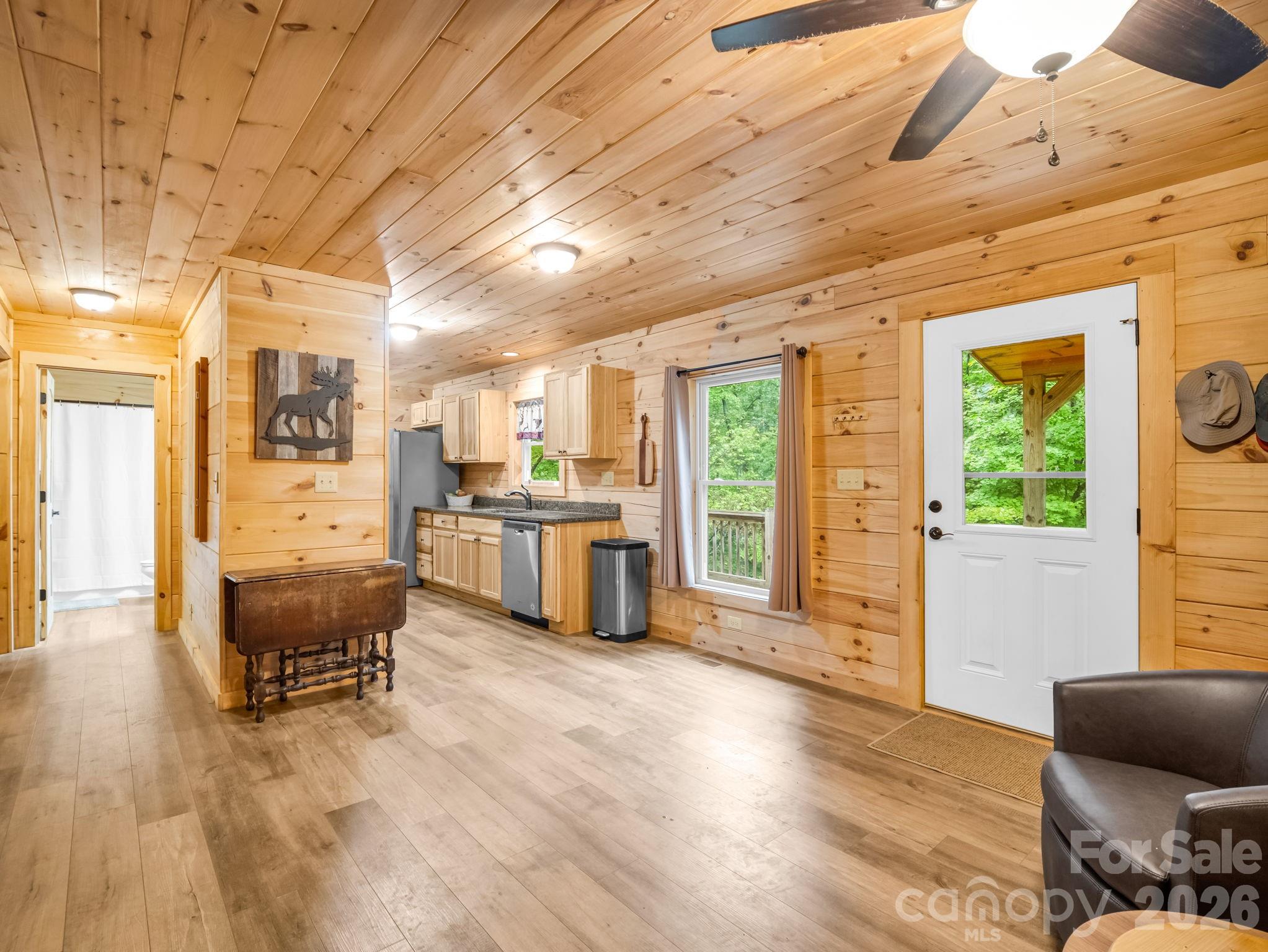344 Wolf Trail Property Photo 11