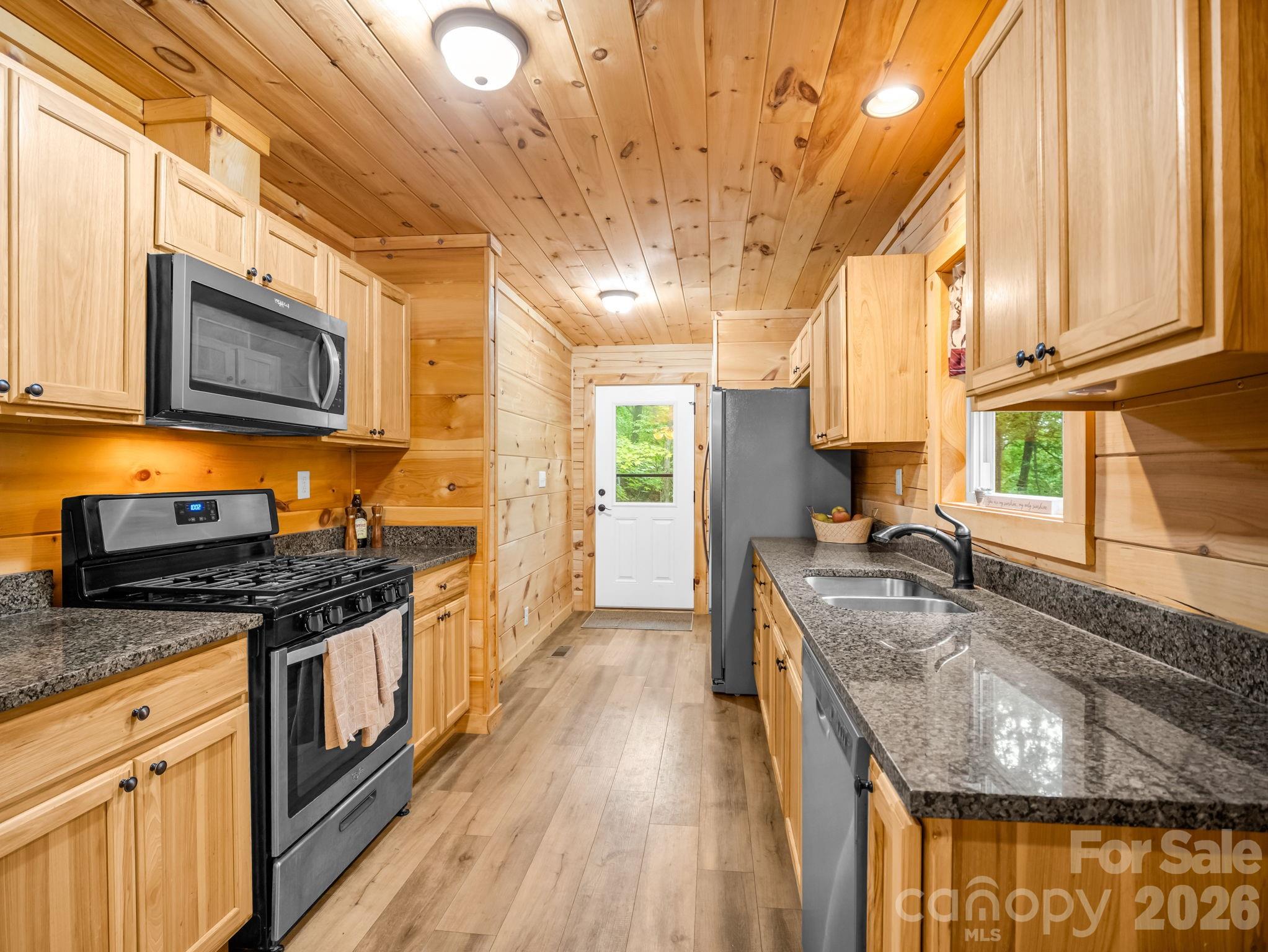 344 Wolf Trail Property Photo 13