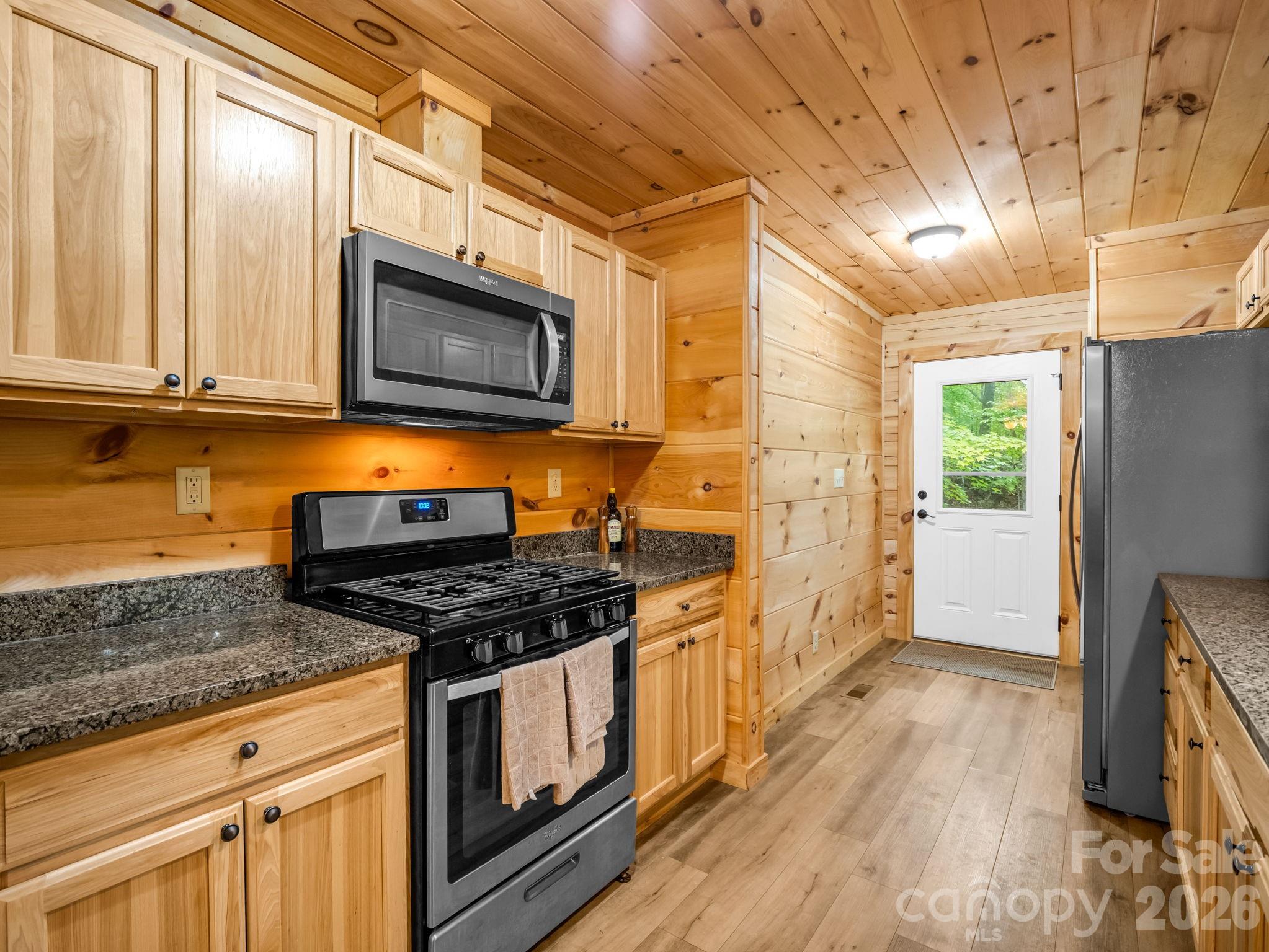344 Wolf Trail Property Photo 14