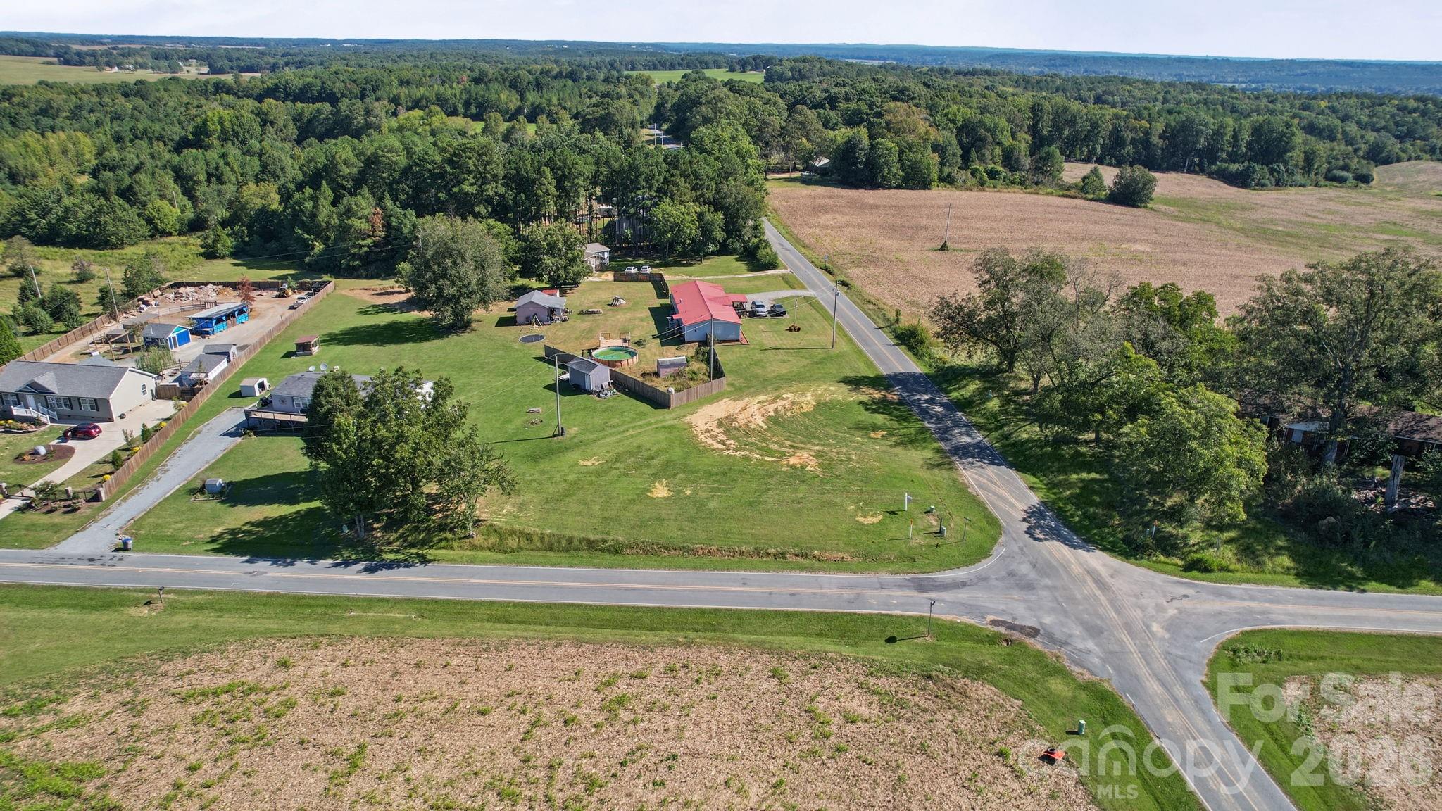 000 State Line Road Property Photo 12