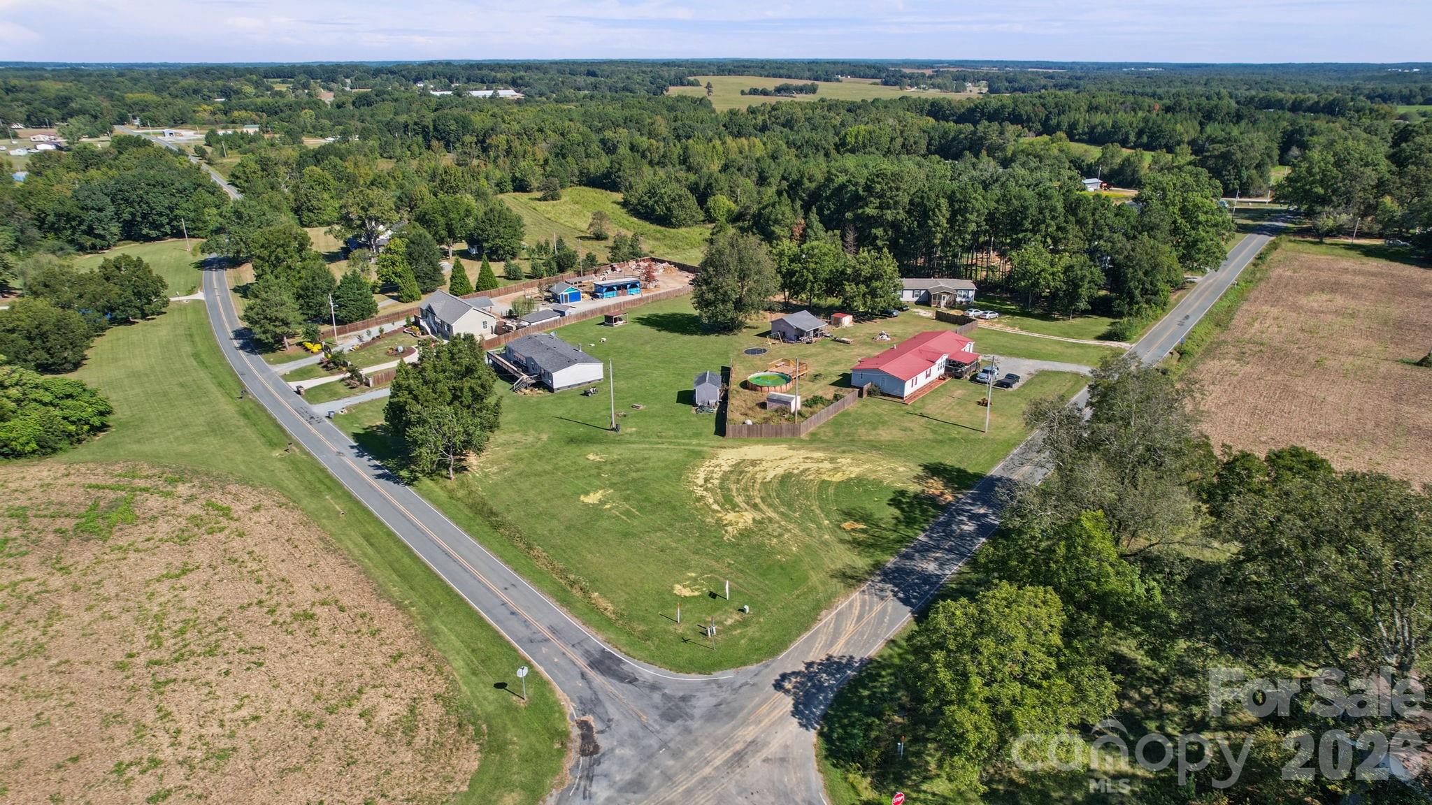 000 State Line Road Property Photo 13