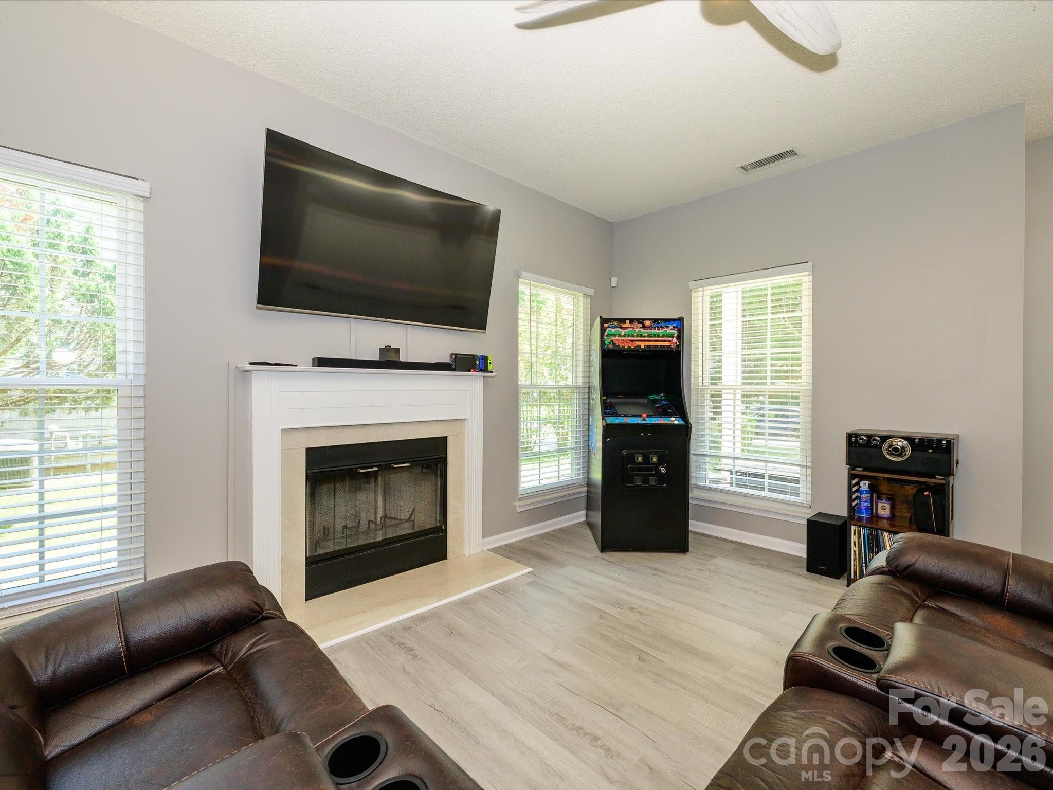 11413 Larix Drive Property Photo 3