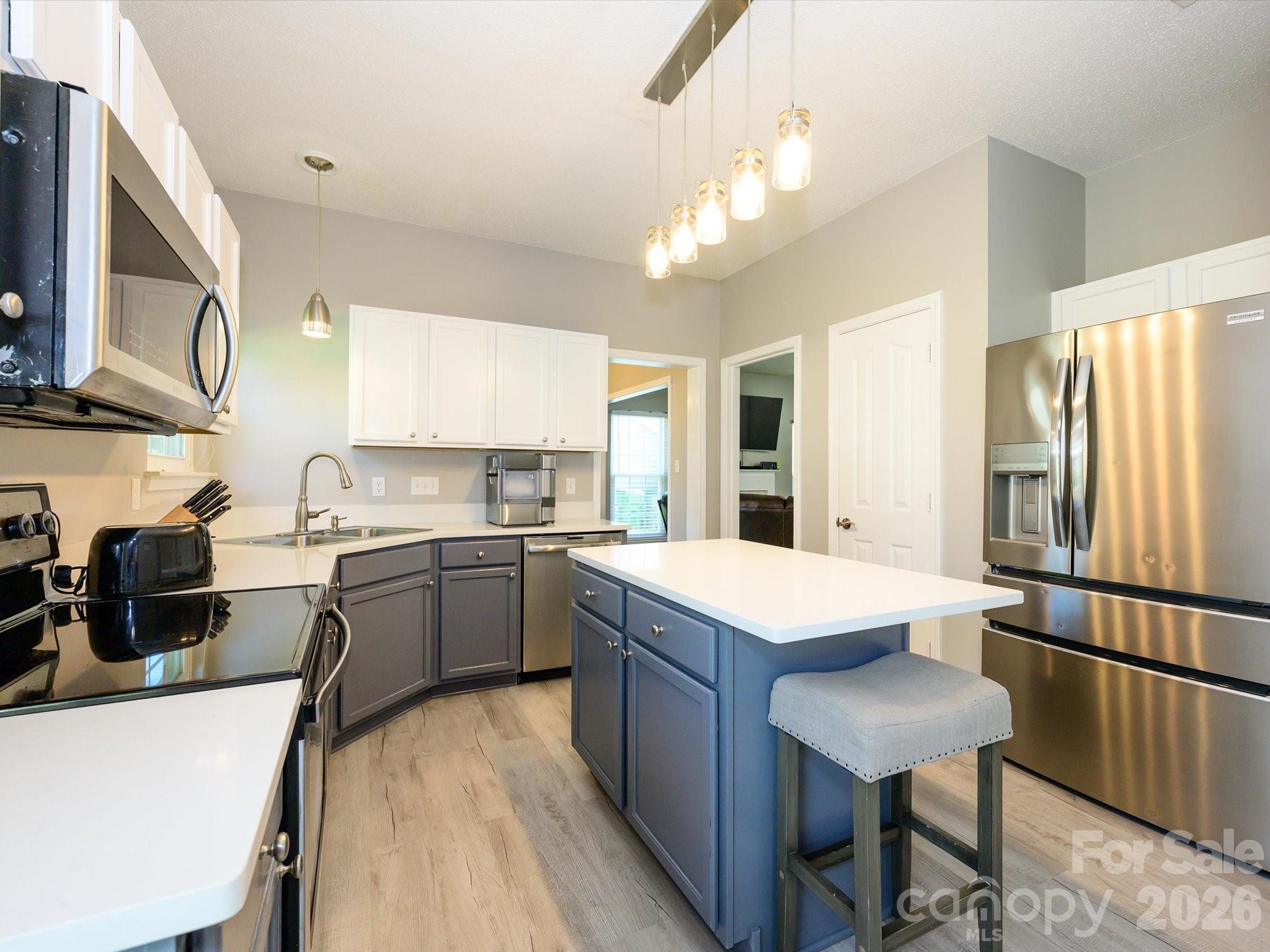 11413 Larix Drive Property Photo 10