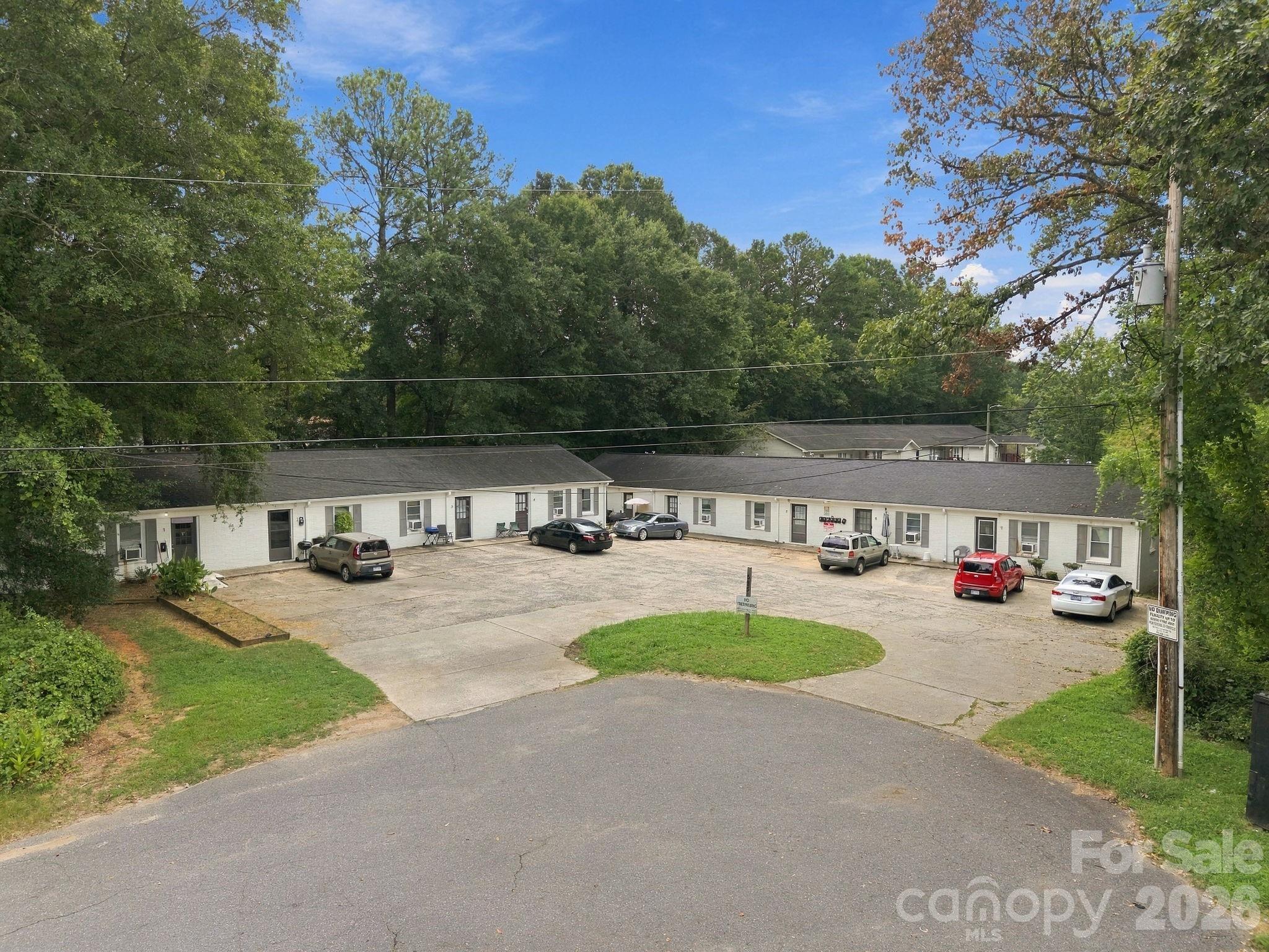 595 Betty Street Property Photo 4