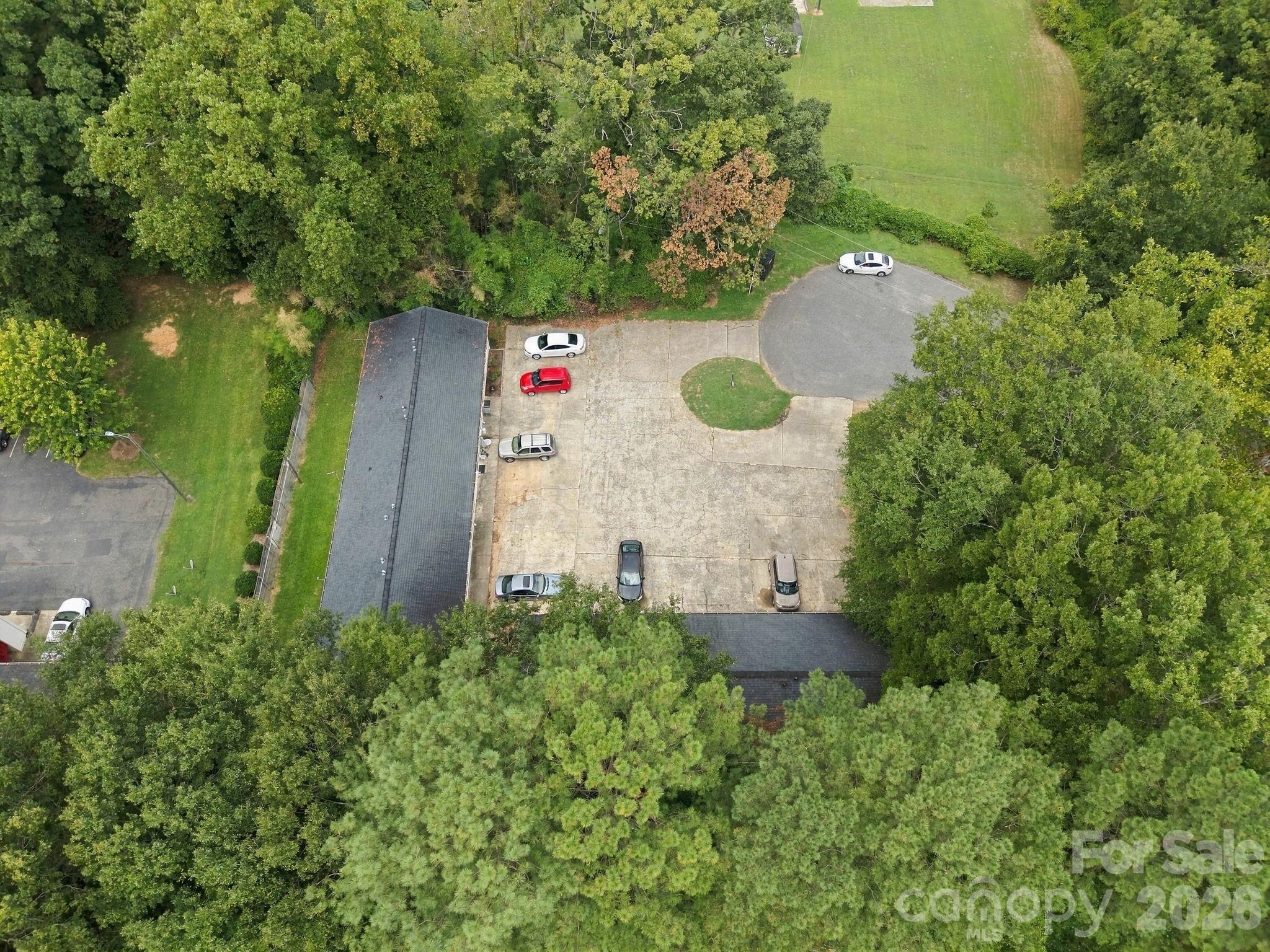 595 Betty Street Property Photo 6