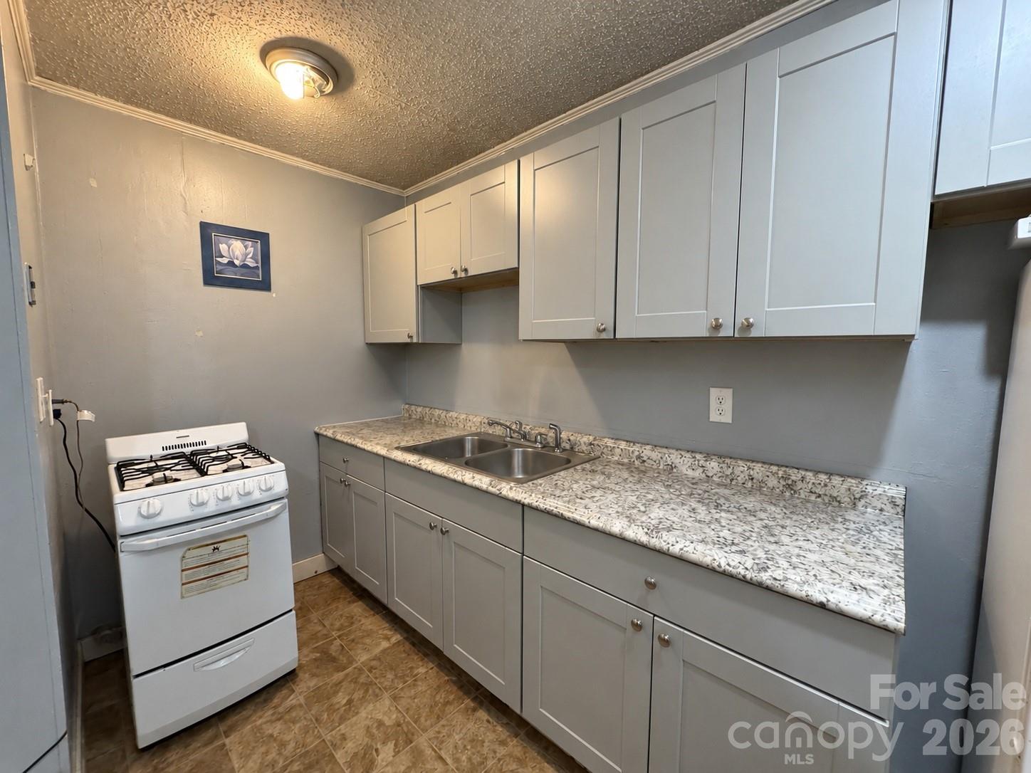 595 Betty Street Property Photo 24