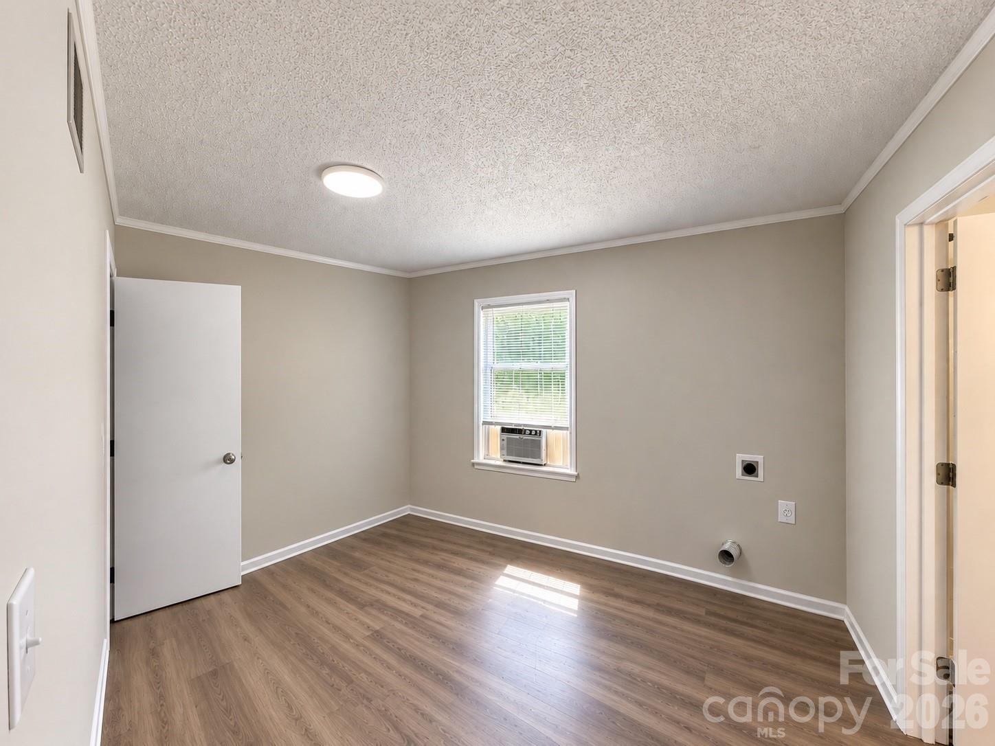 595 Betty Street Property Photo 38